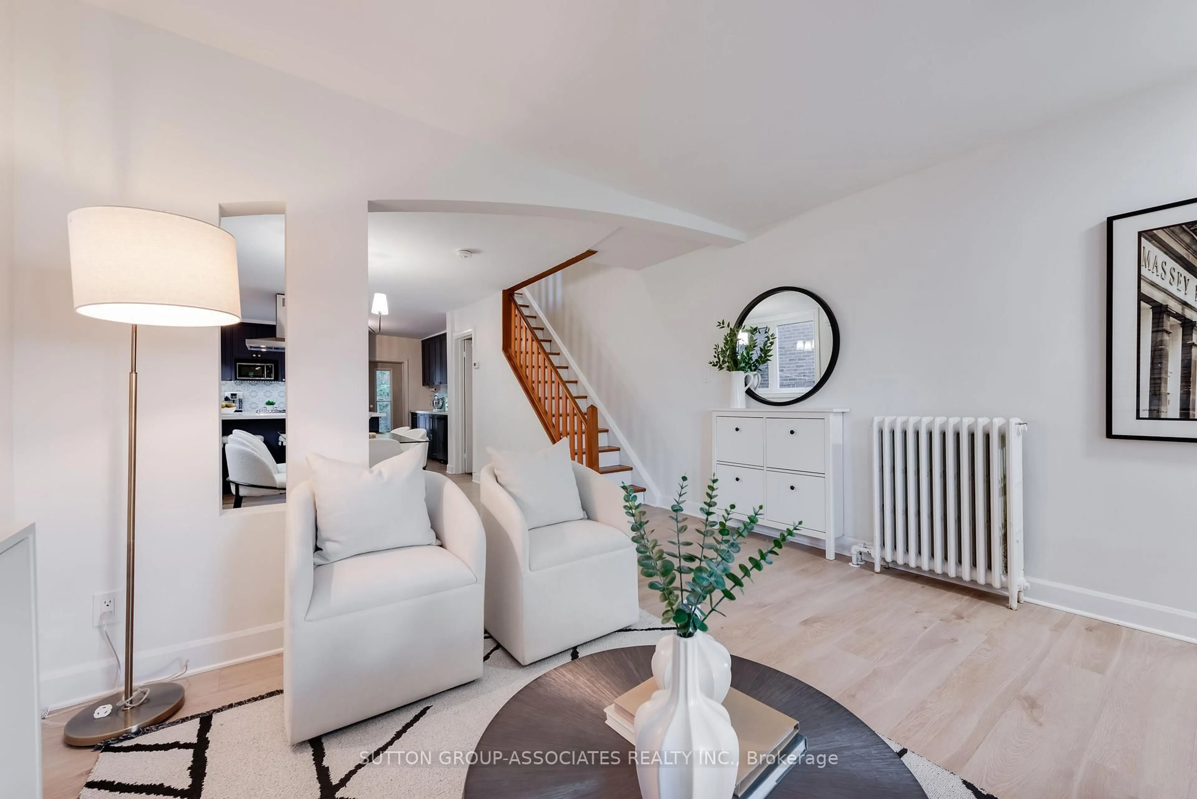 Unknown for 110 Roseneath Gdns, Toronto Ontario M6C 3X6