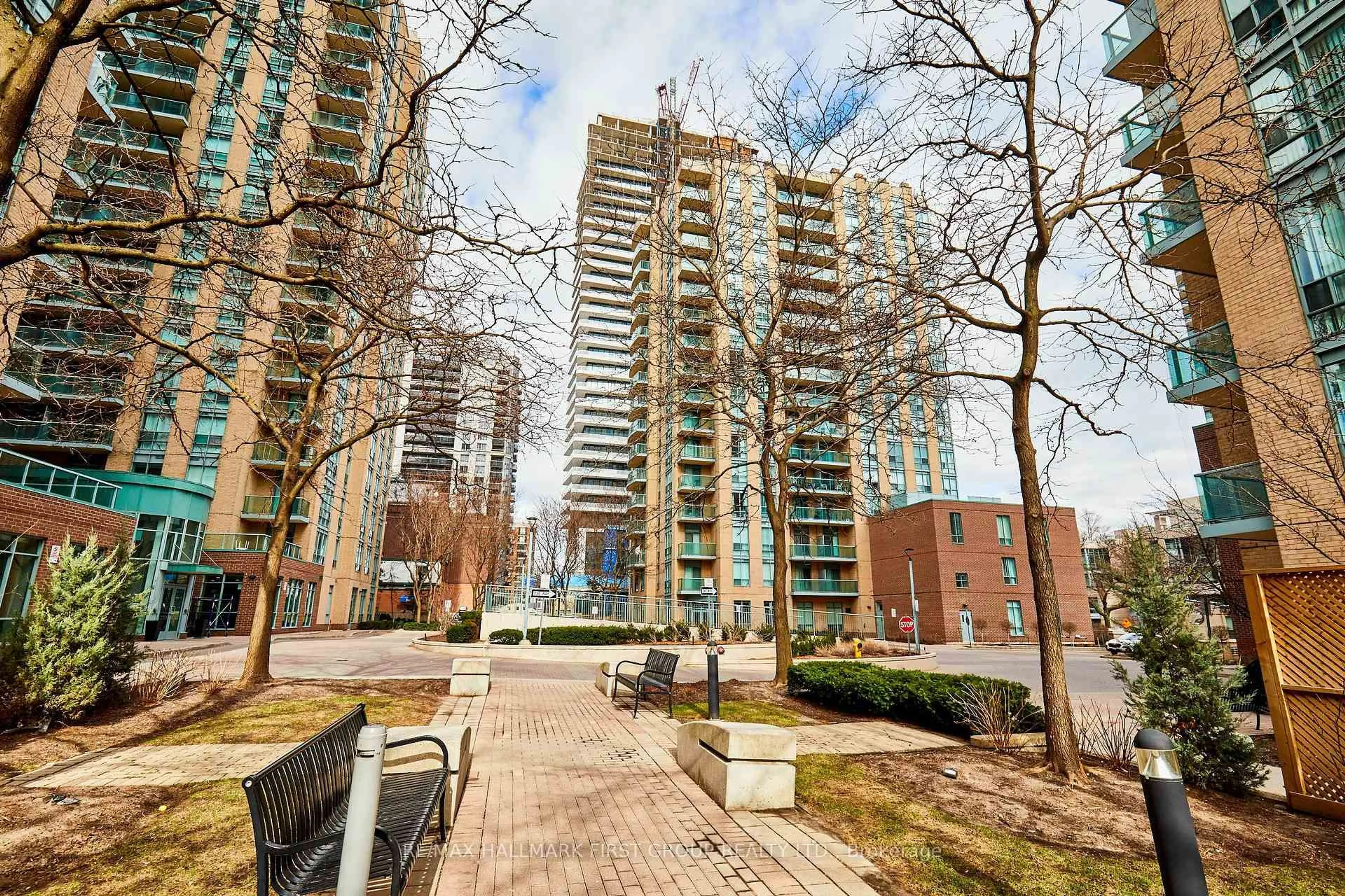 Patio, unknown for 28 Olive Ave #612, Toronto Ontario M2N 7E6