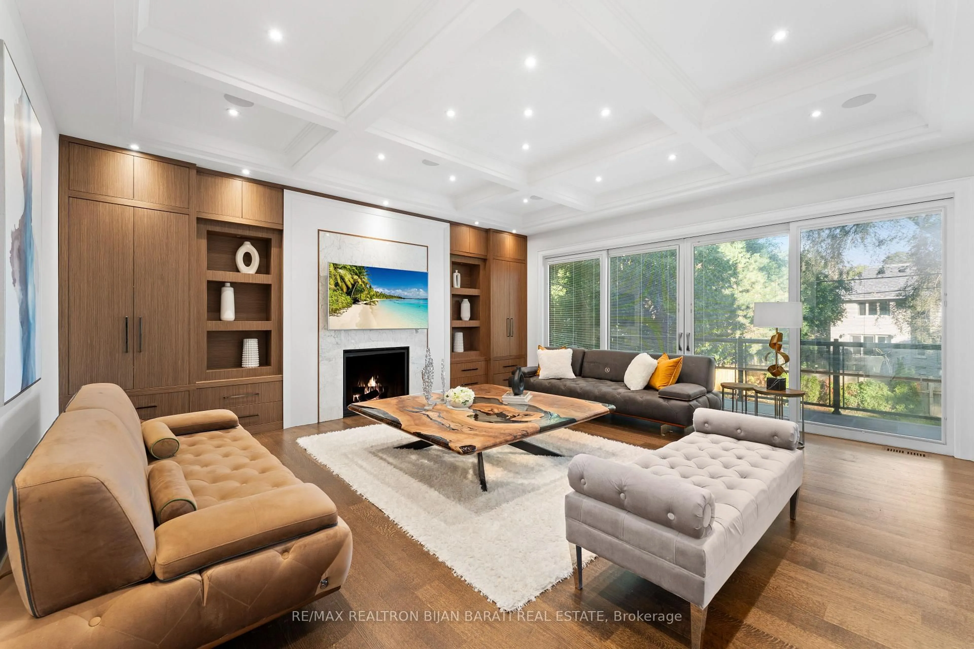 Living room with furniture, unknown for 238 St Leonards Ave, Toronto Ontario M4N 1L1