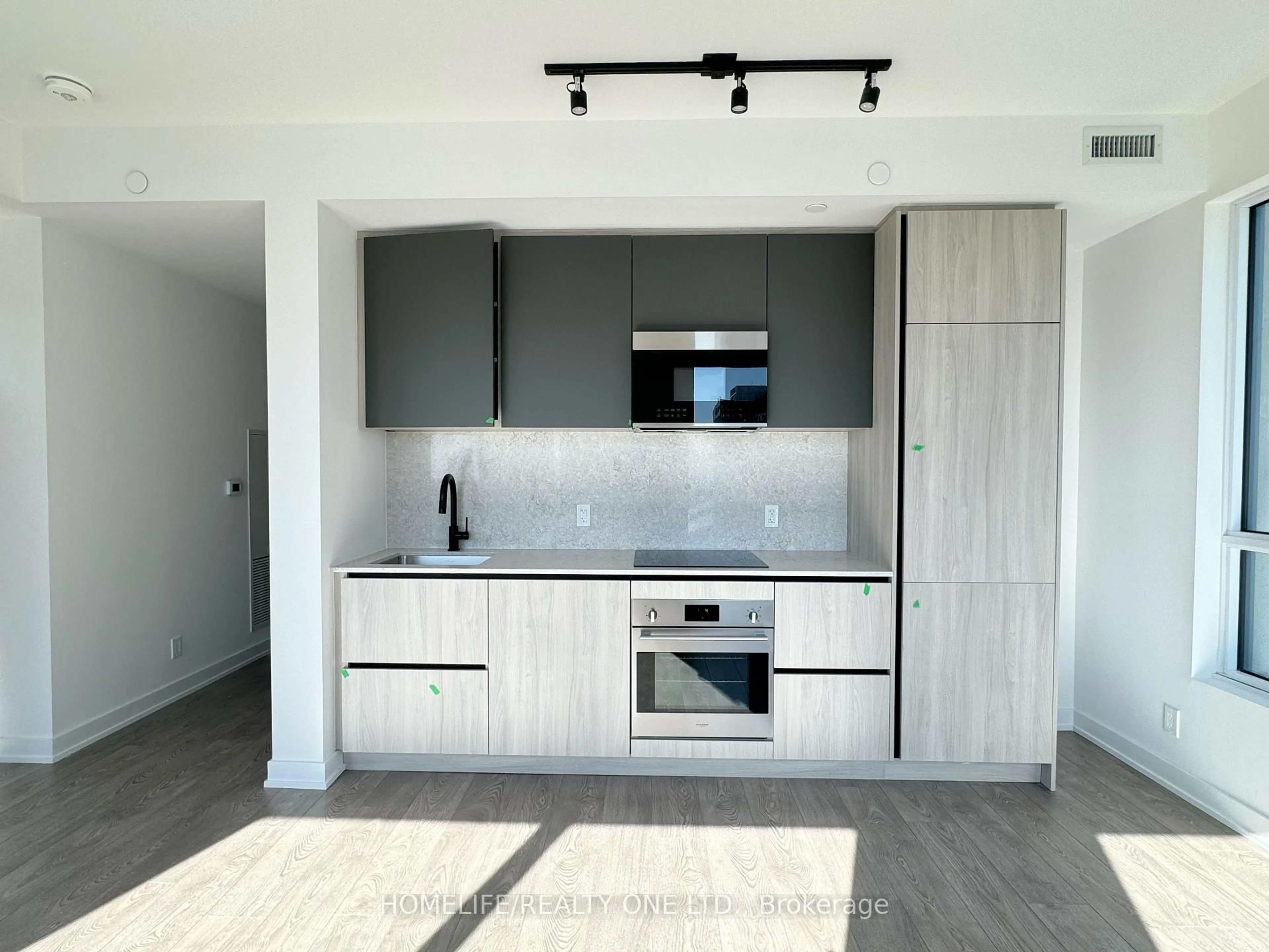 Open concept kitchen, unknown for 108 Peter St #4106, Toronto Ontario M5V 2G7
