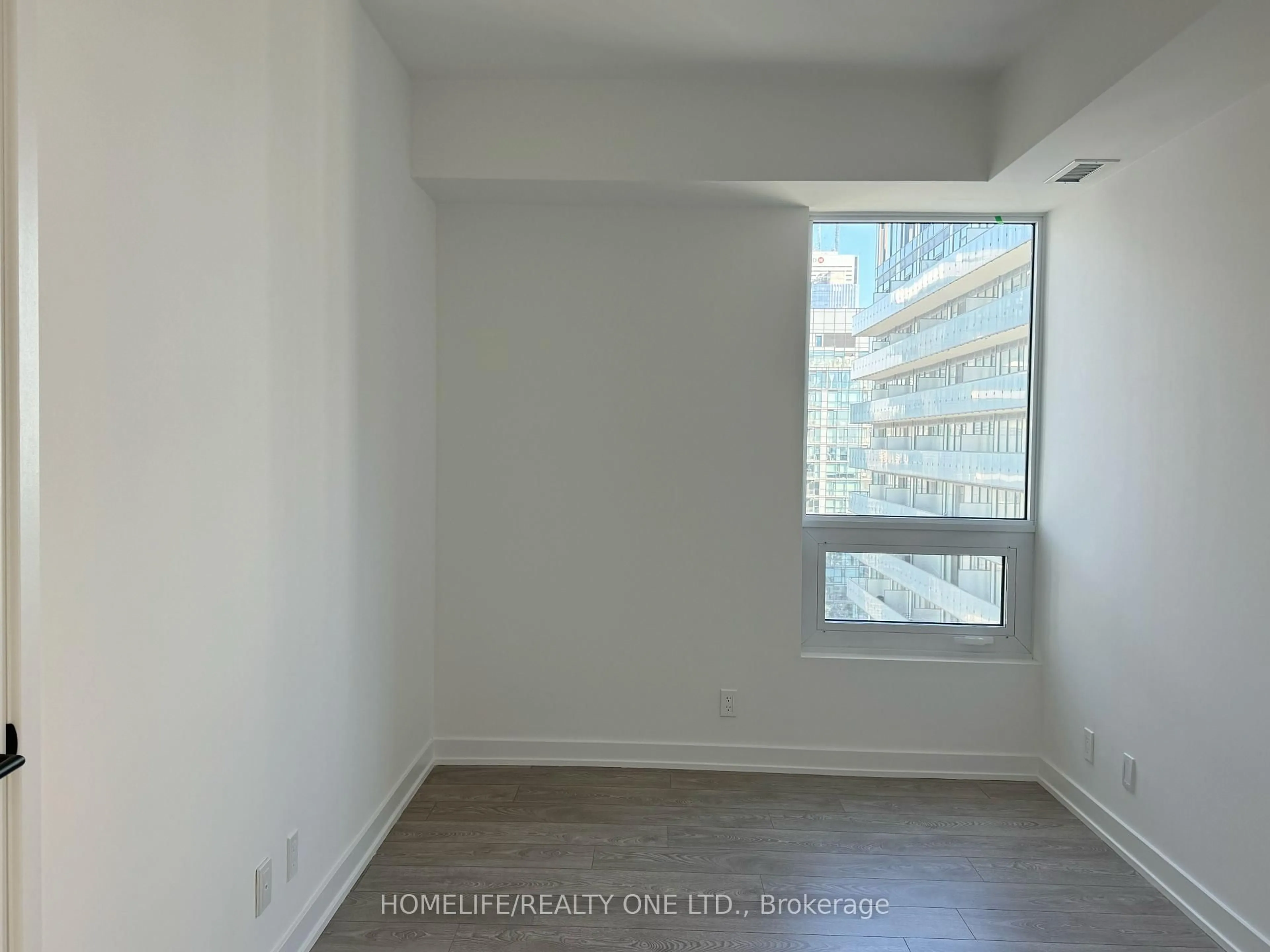 A pic of a room for 108 Peter St #4106, Toronto Ontario M5V 2G7