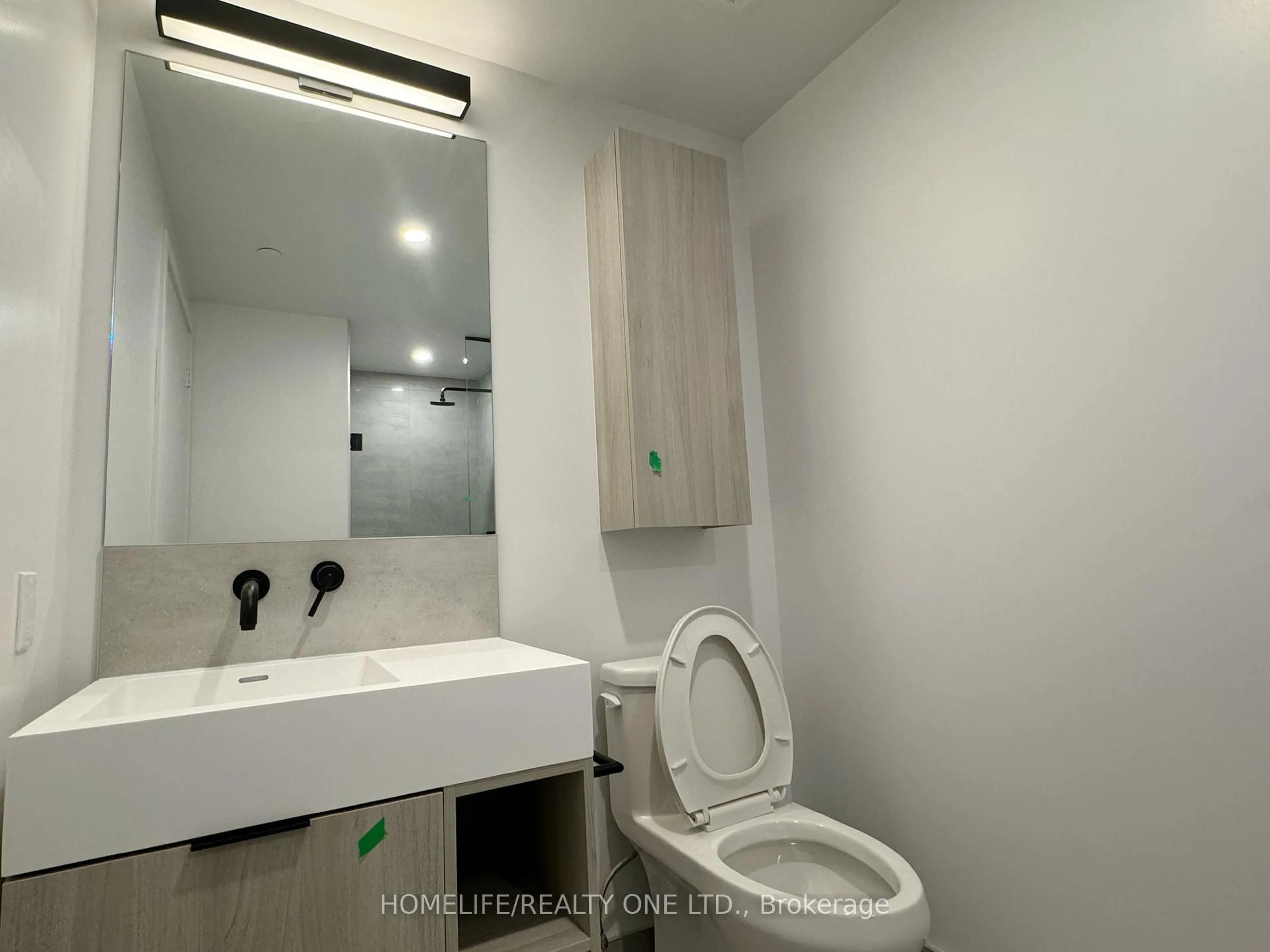 Standard bathroom, unknown for 108 Peter St #4106, Toronto Ontario M5V 2G7