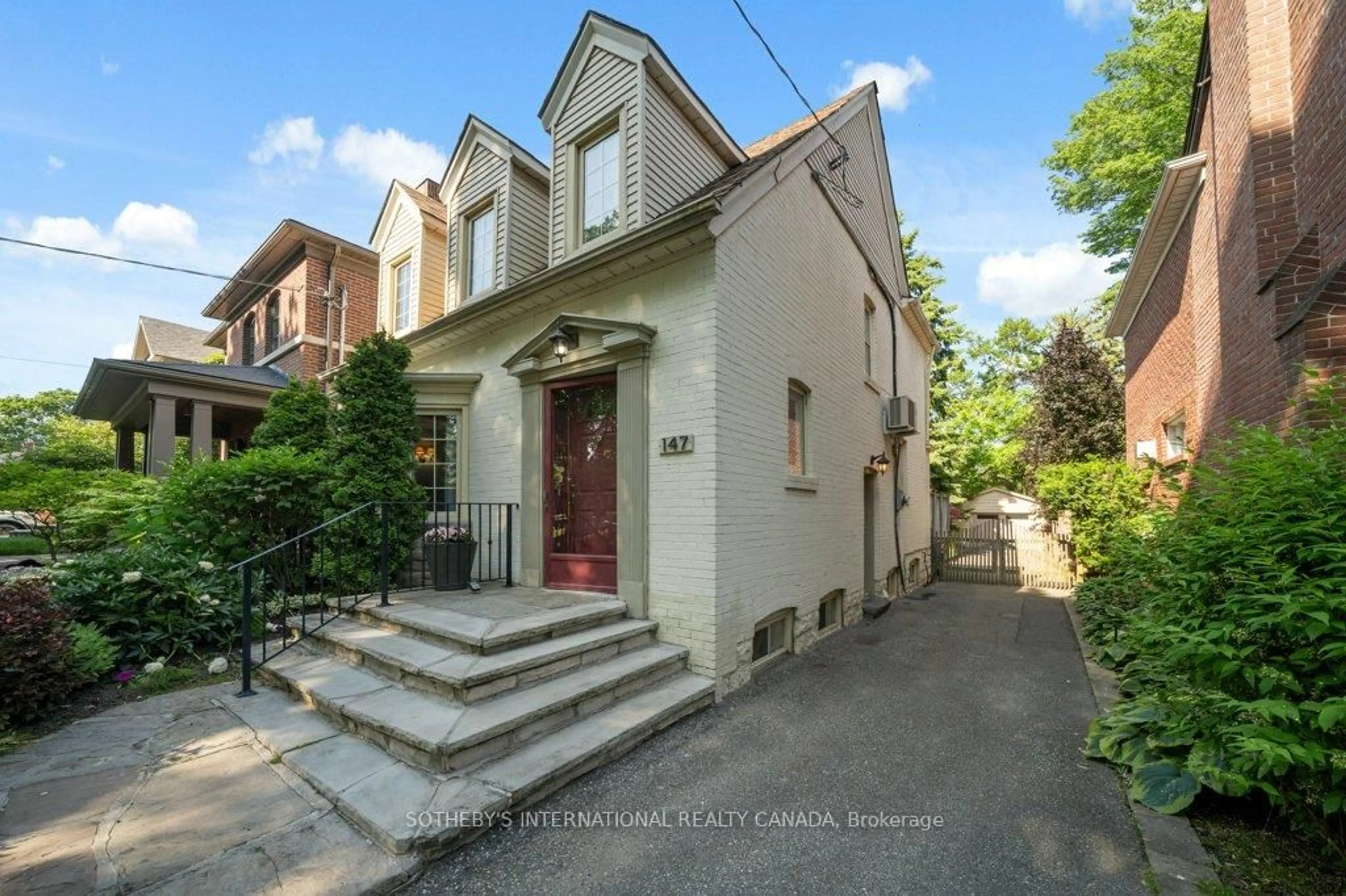 A pic from outside/outdoor area/front of a property/back of a property/a pic from drone, street for 147 Bessborough Dr, Toronto Ontario M4G 3J7