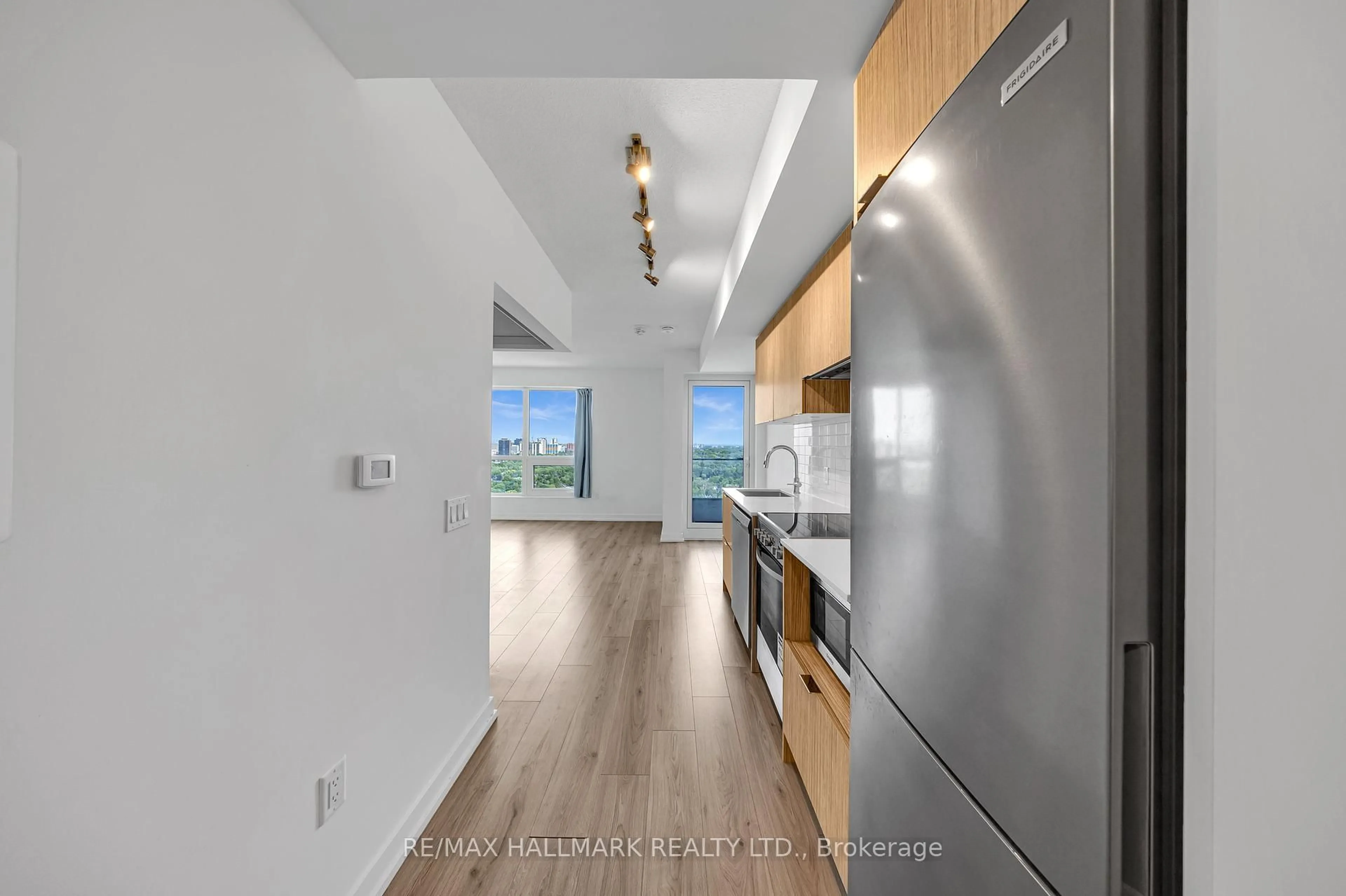 Open concept kitchen, unknown for 395 Bloor St #2607, Toronto Ontario M4W 1H7
