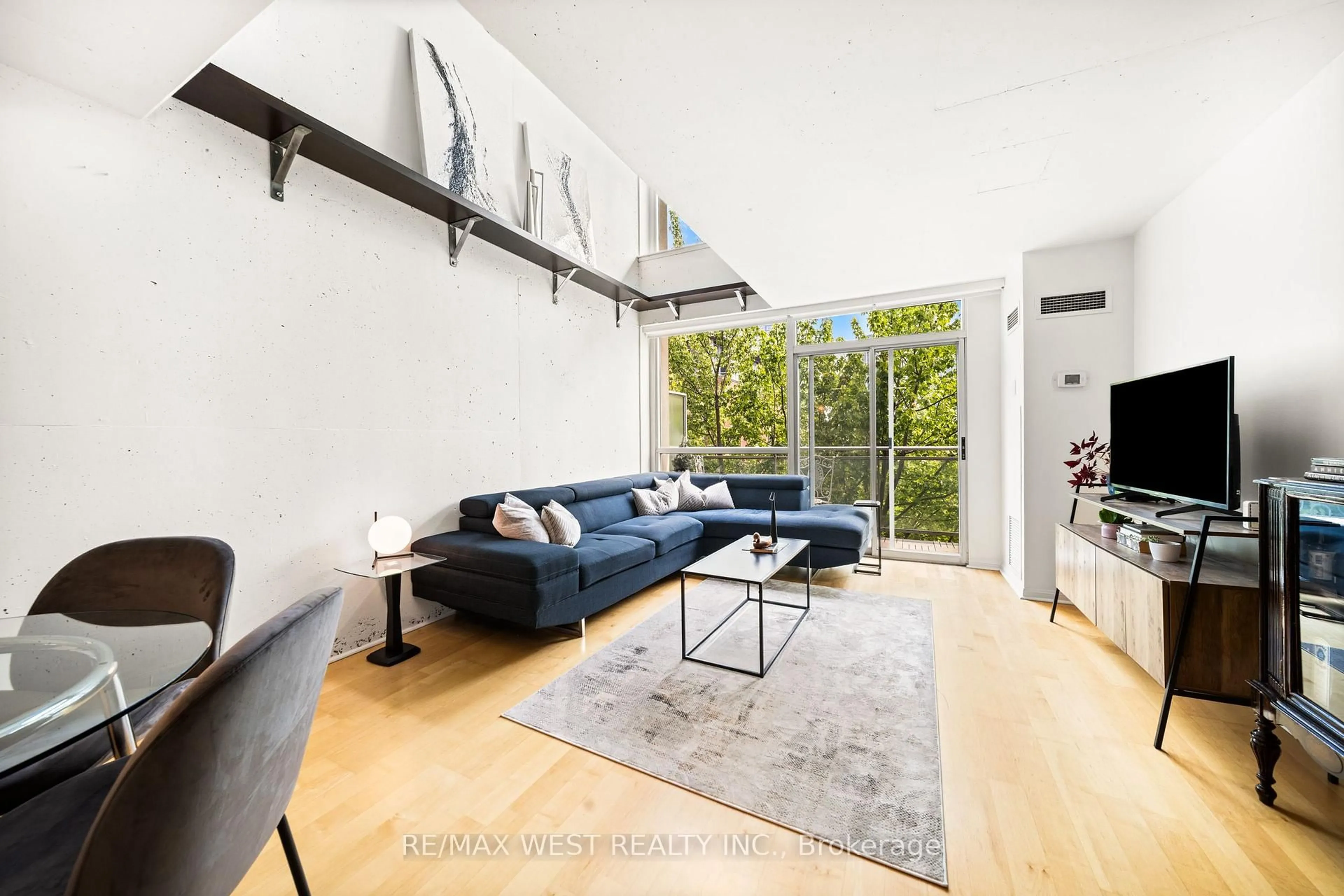 Living room with furniture, unknown for 954 King St #510, Toronto Ontario M6K 3L9