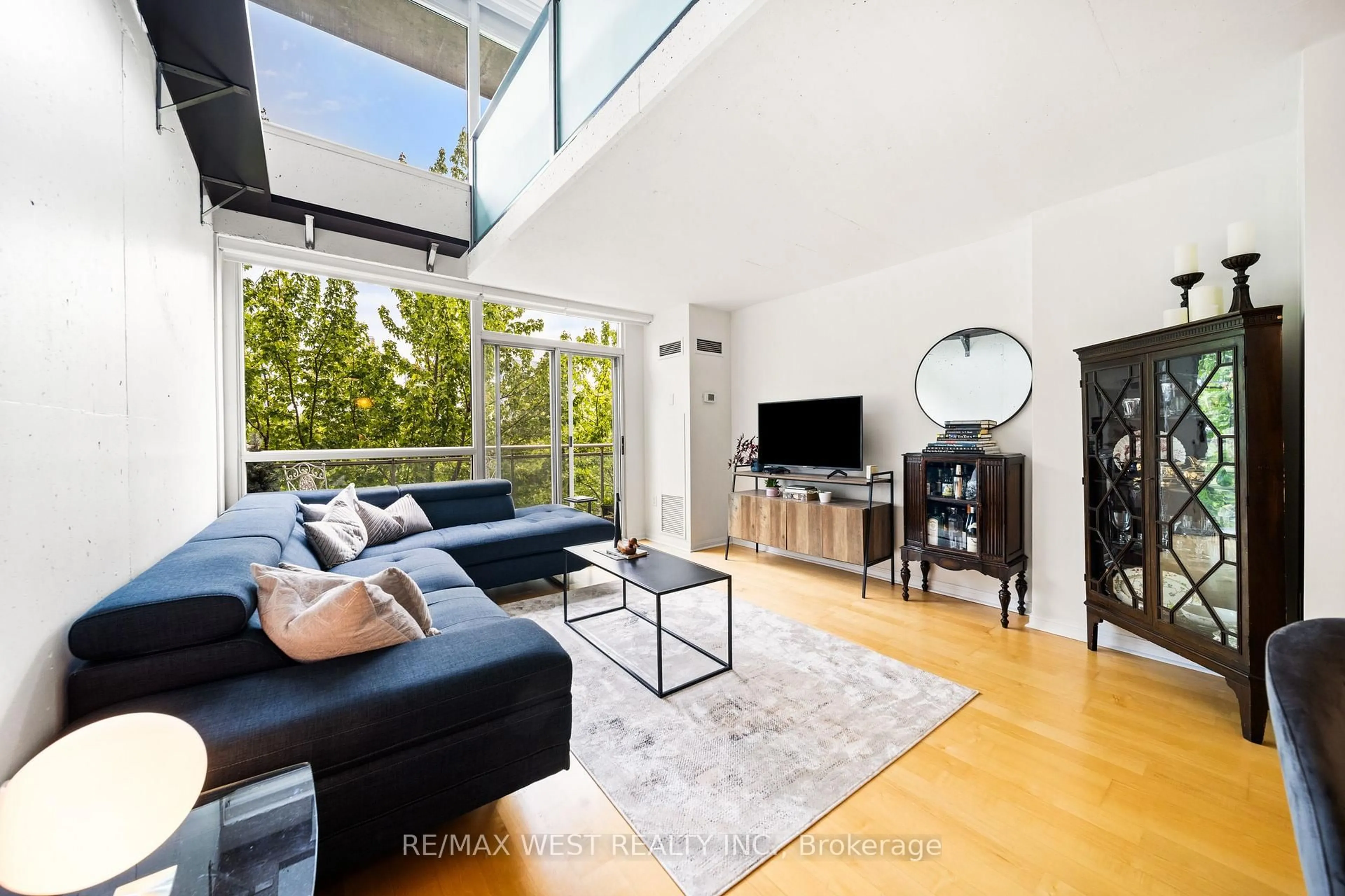 Living room with furniture, unknown for 954 King St #510, Toronto Ontario M6K 3L9