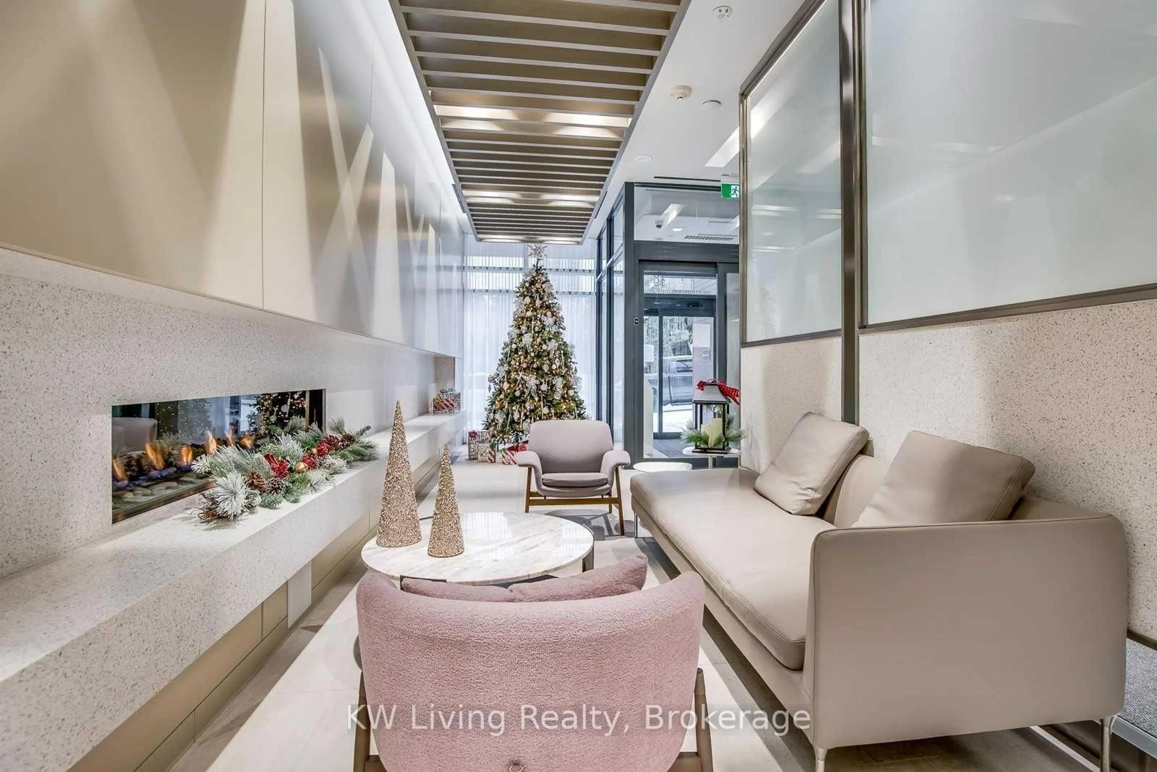 Indoor foyer for 19 Western Battery Rd #3501, Toronto Ontario M6K 0E3