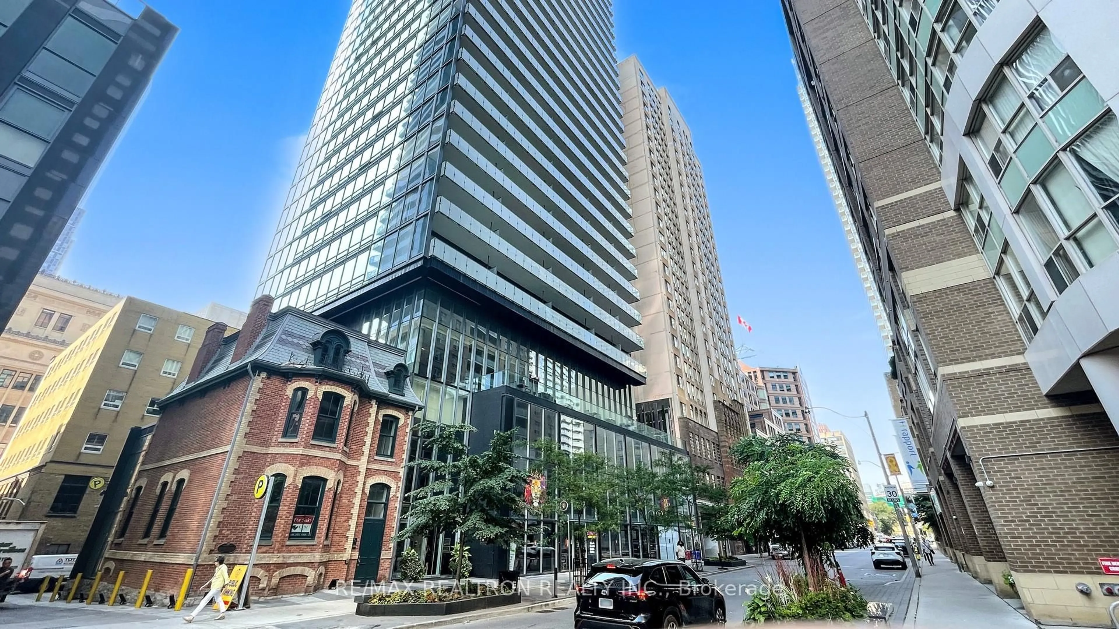 Indoor foyer for 15 Grenville St #2706, Toronto Ontario M4Y 0B9