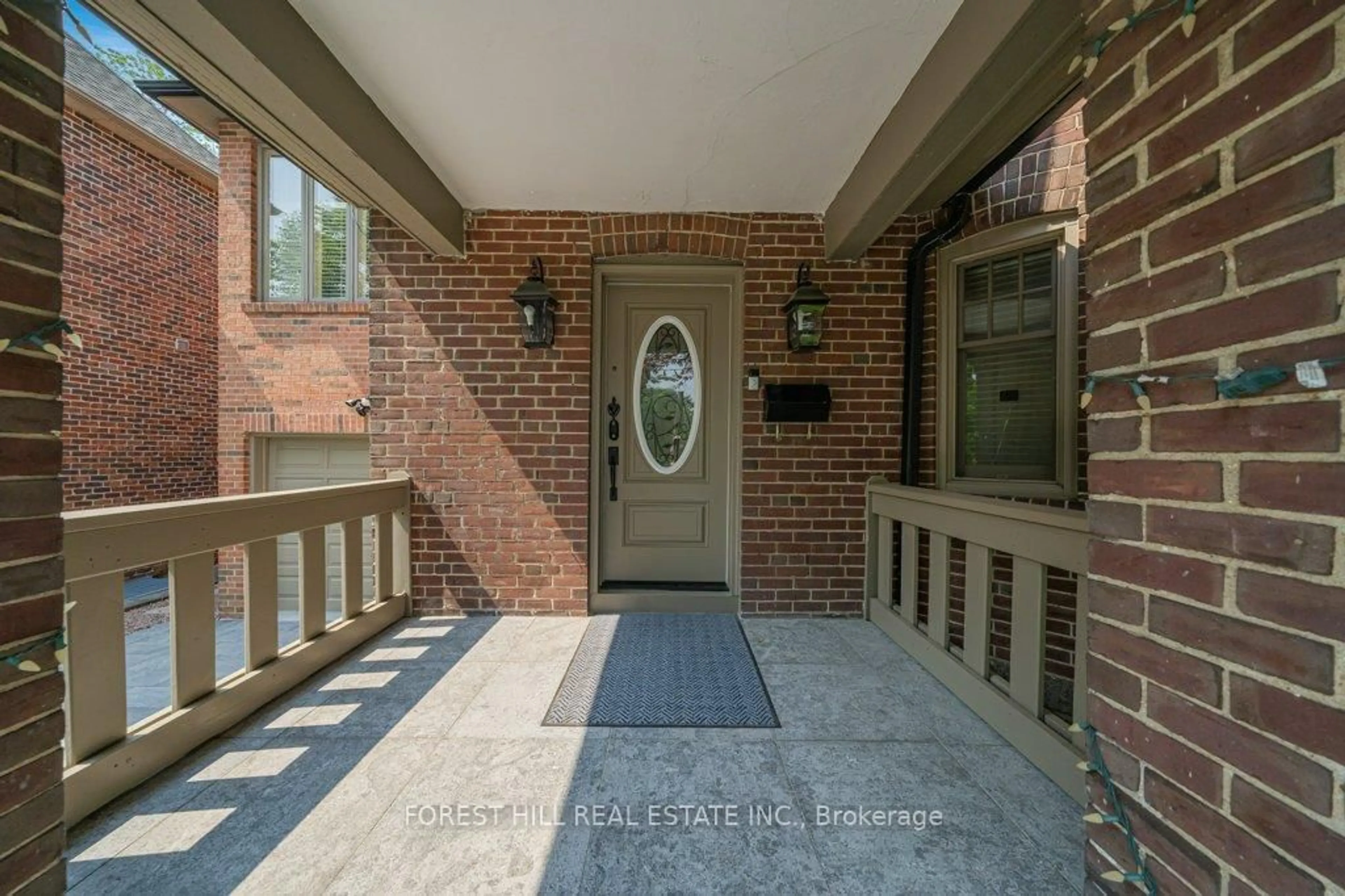 Unknown for 82 Brooke Ave, Toronto Ontario M5M 2J9