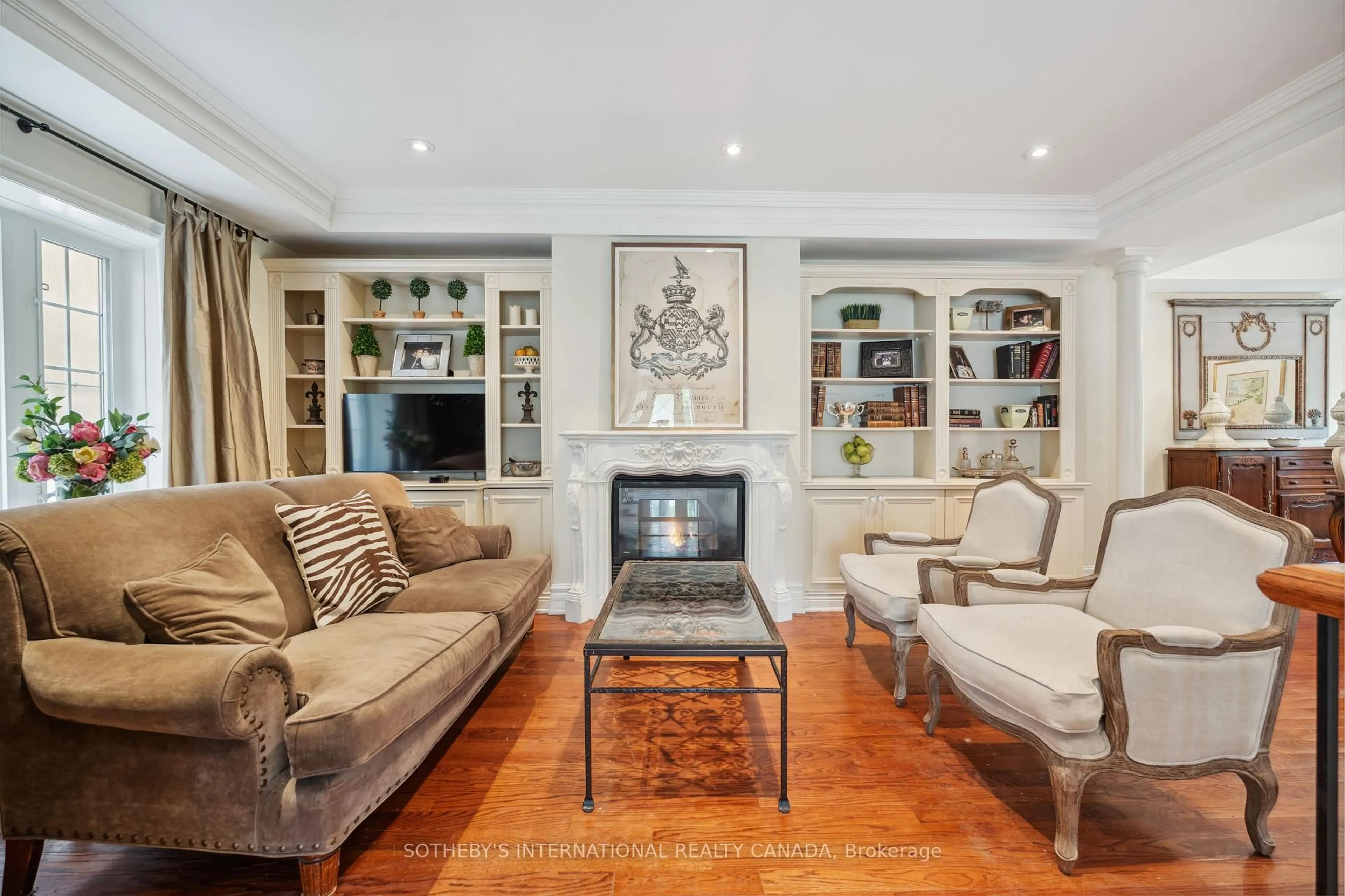 Living room with furniture, unknown for 16 Relmar Rd #1, Toronto Ontario M5P 2Y5