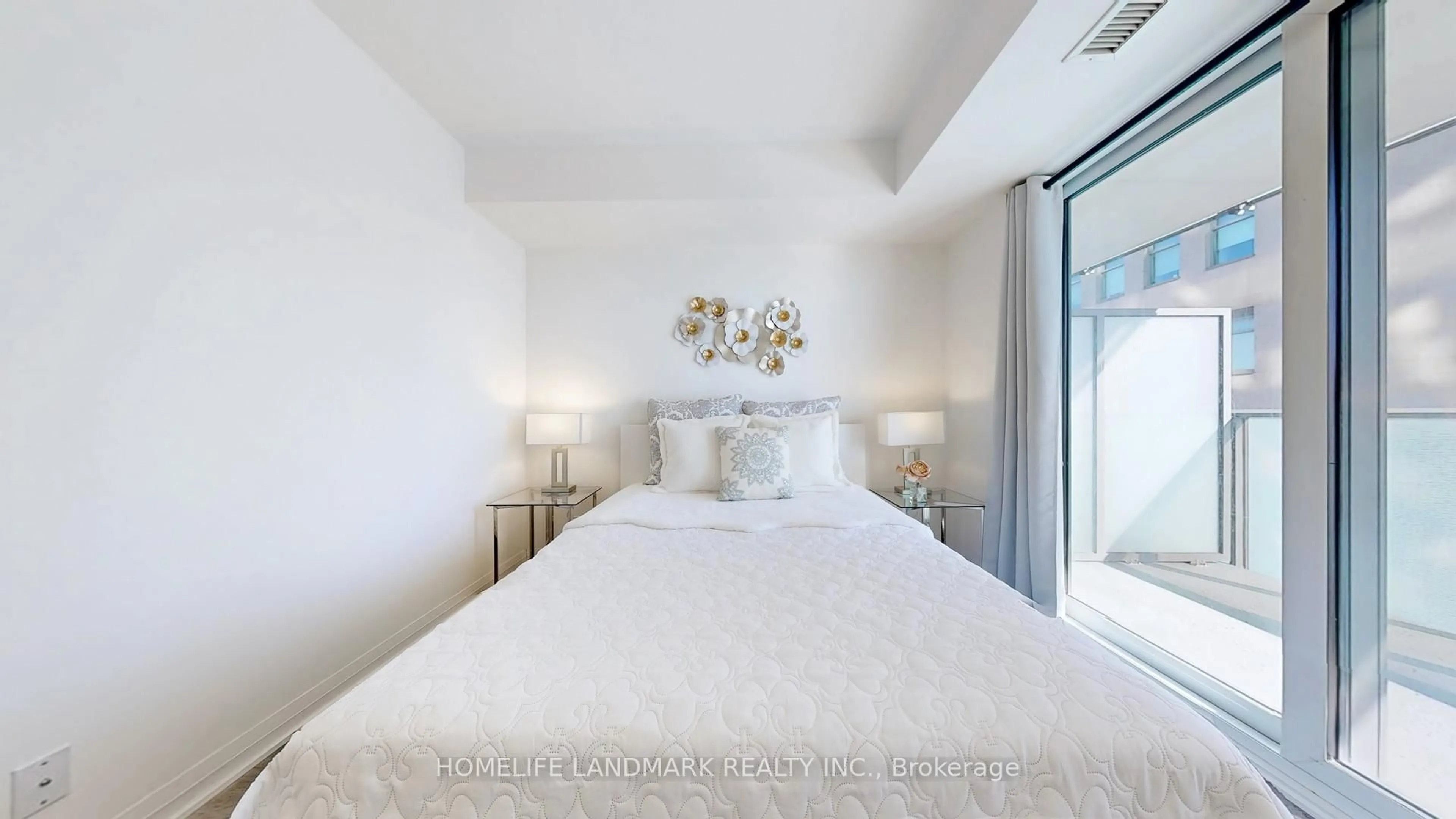 Bedroom with bed, unknown for 99 Foxbar Rd #1809, Toronto Ontario M4V 0B2