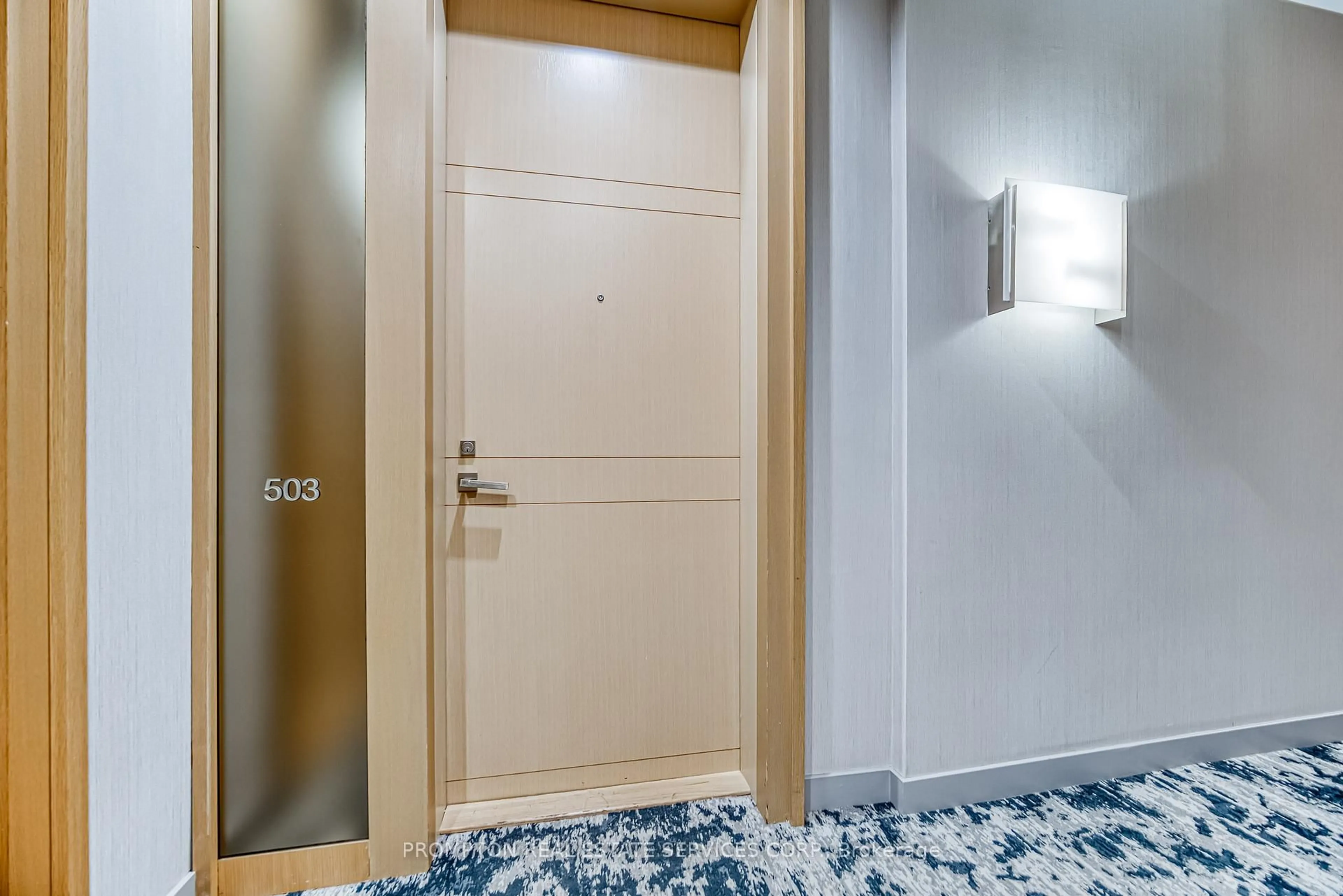 Indoor entryway for 39 Queens Quay #503, Toronto Ontario M5E 0A5