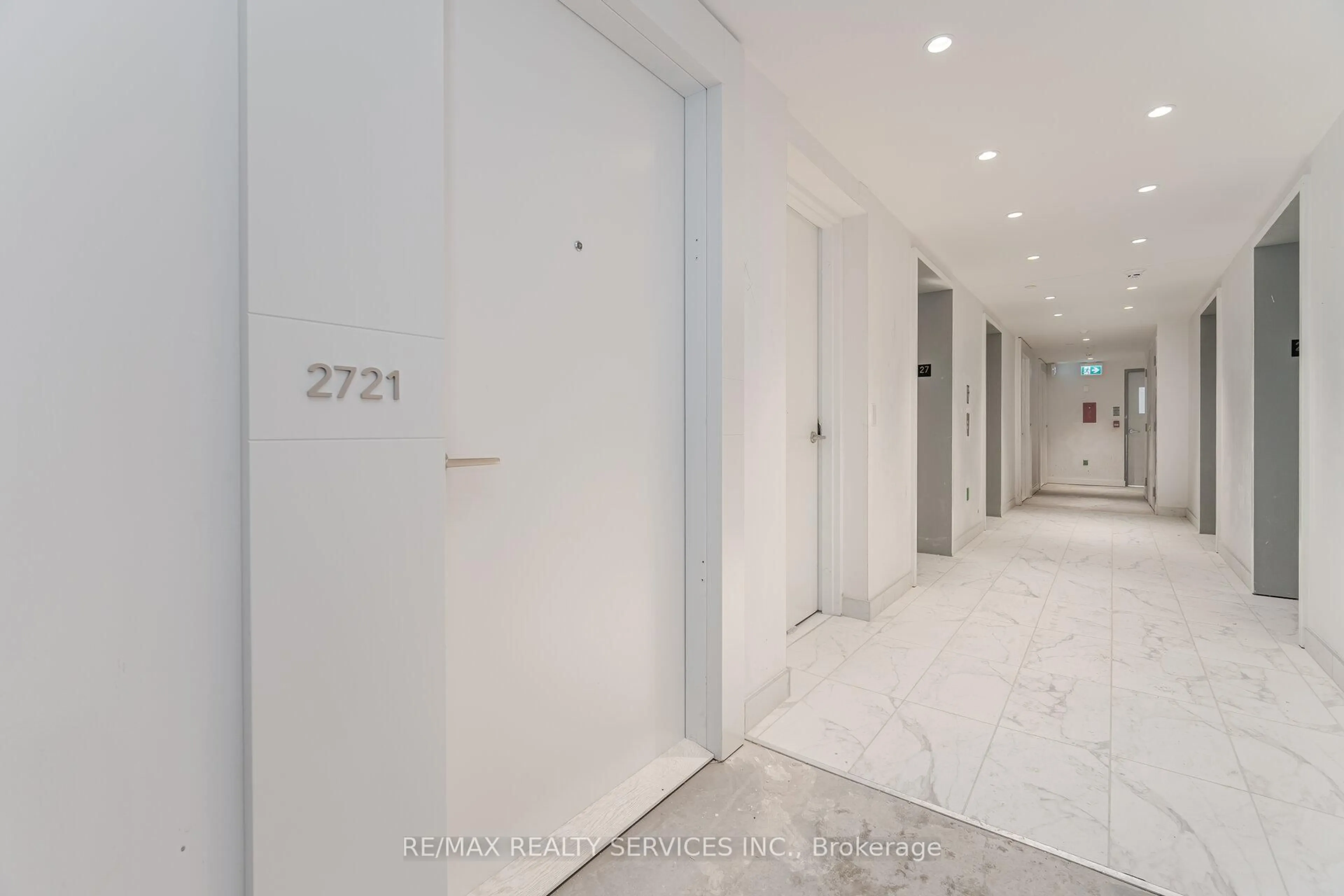 Indoor foyer for 230 Simcoe St #2721, Toronto Ontario M5T 0G7