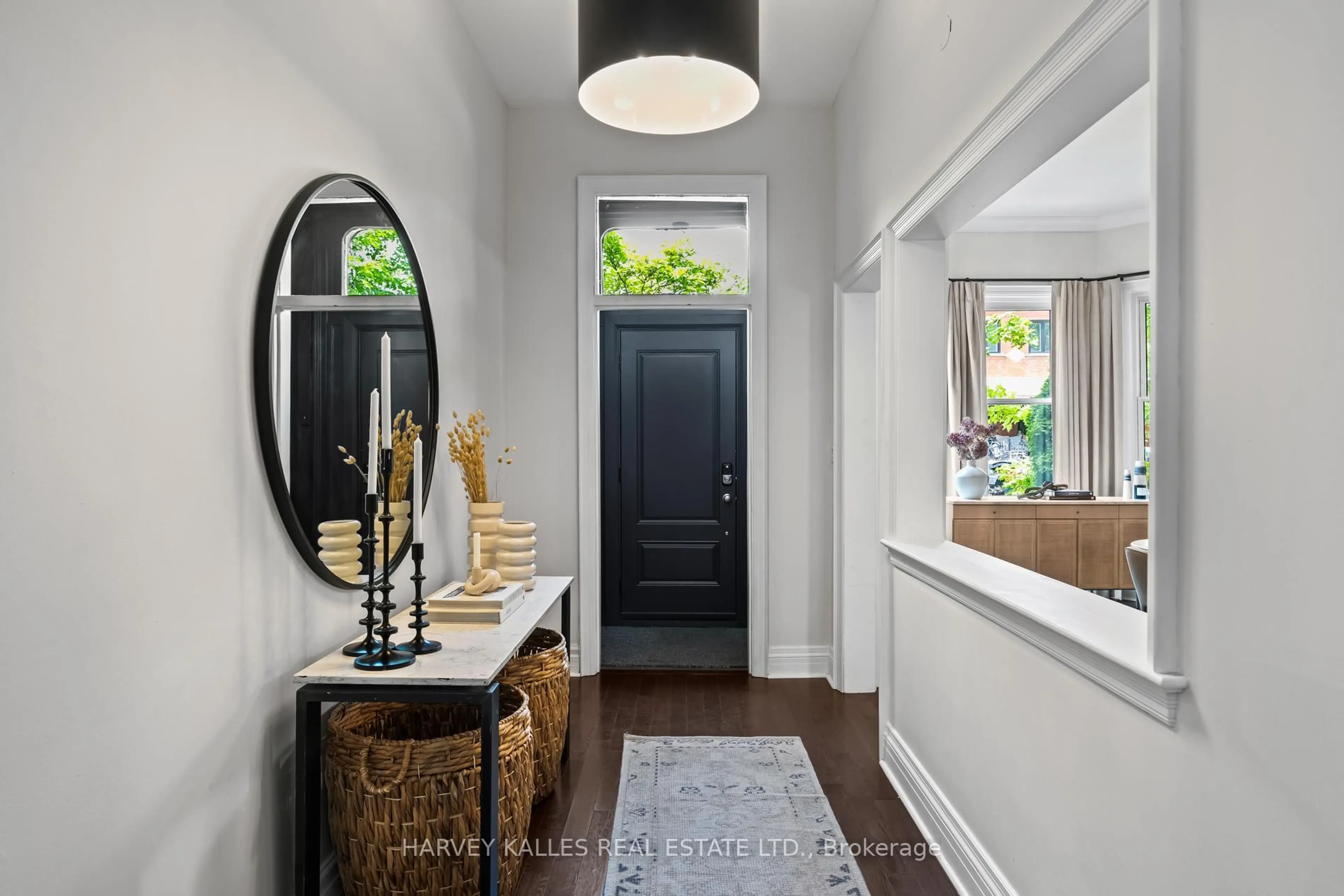 Indoor entryway for 27 Alma Ave, Toronto Ontario M6J 1N2