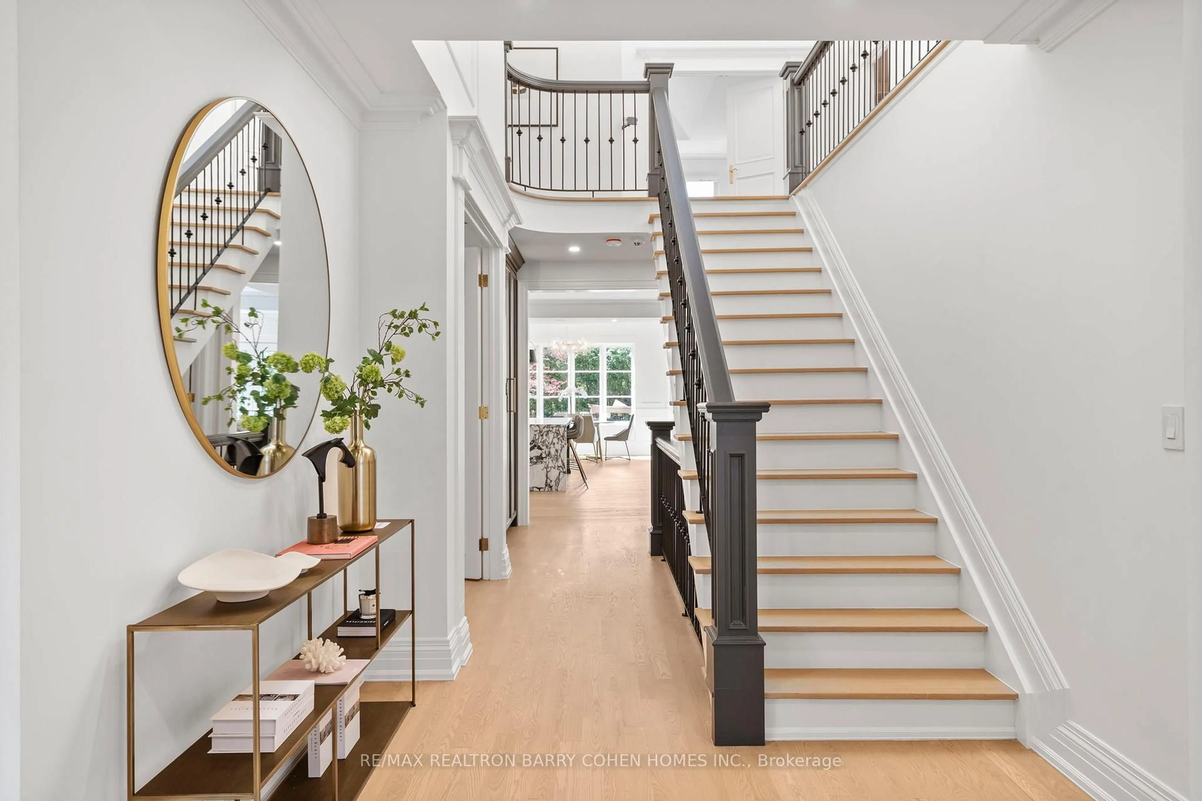 Indoor entryway for 267 St Leonards Ave, Toronto Ontario M4N 1K9