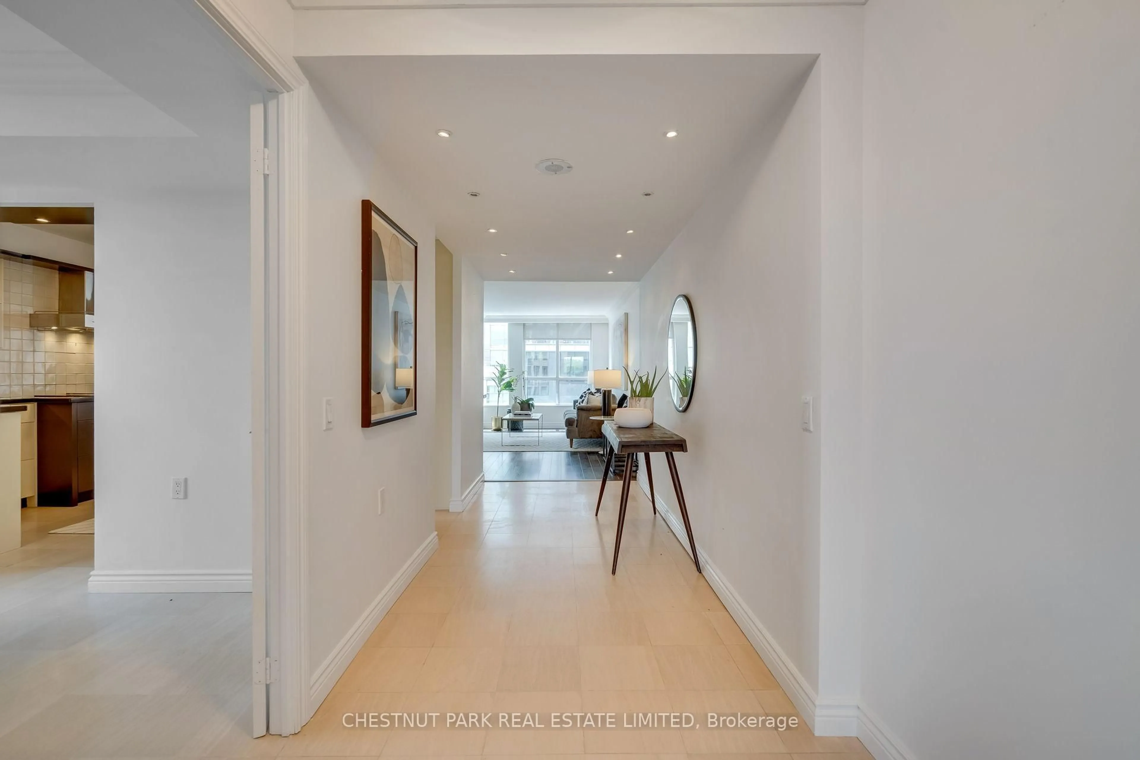 Indoor foyer for 388 Bloor St #703, Toronto Ontario M4W 3W9