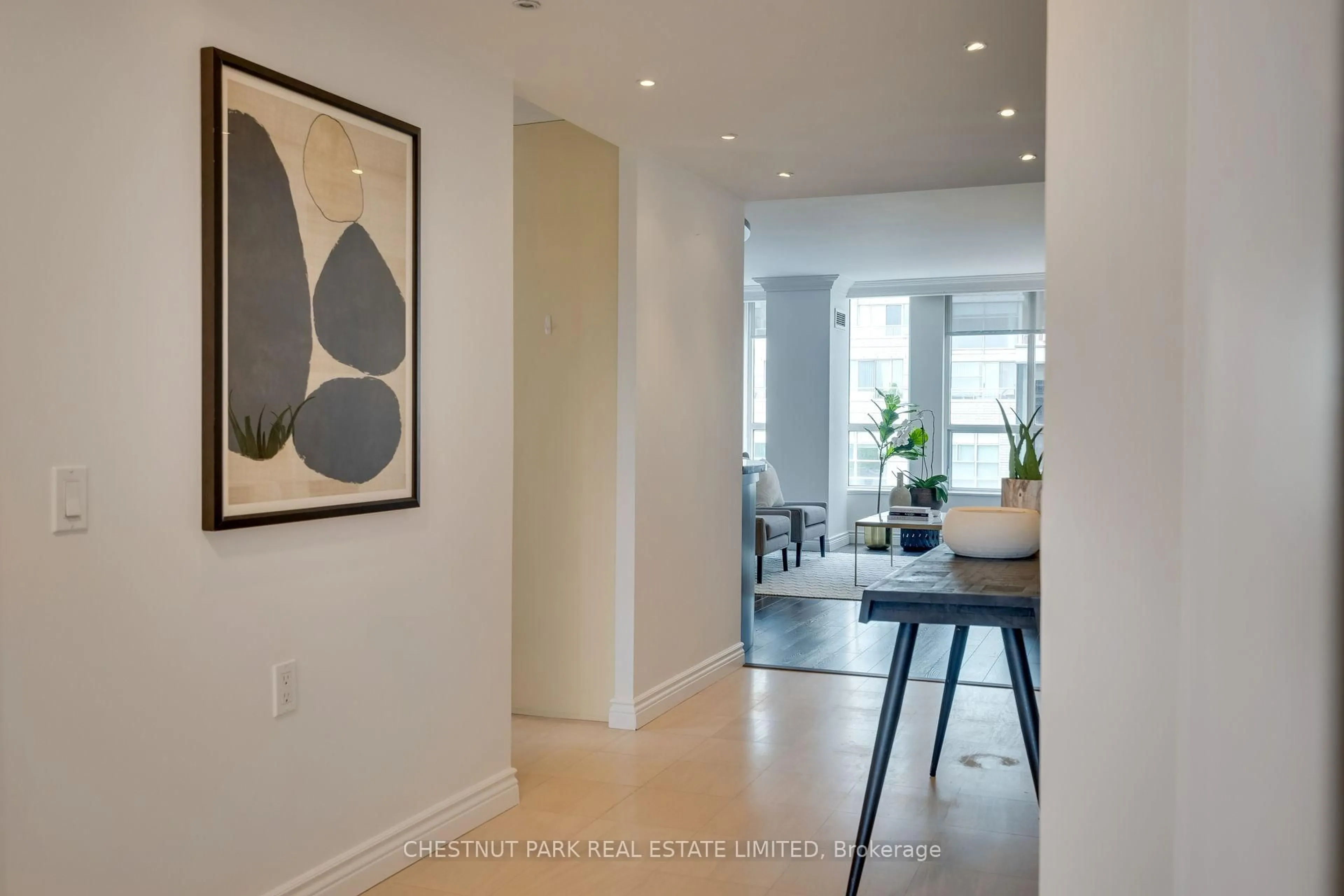 Indoor entryway for 388 Bloor St #703, Toronto Ontario M4W 3W9
