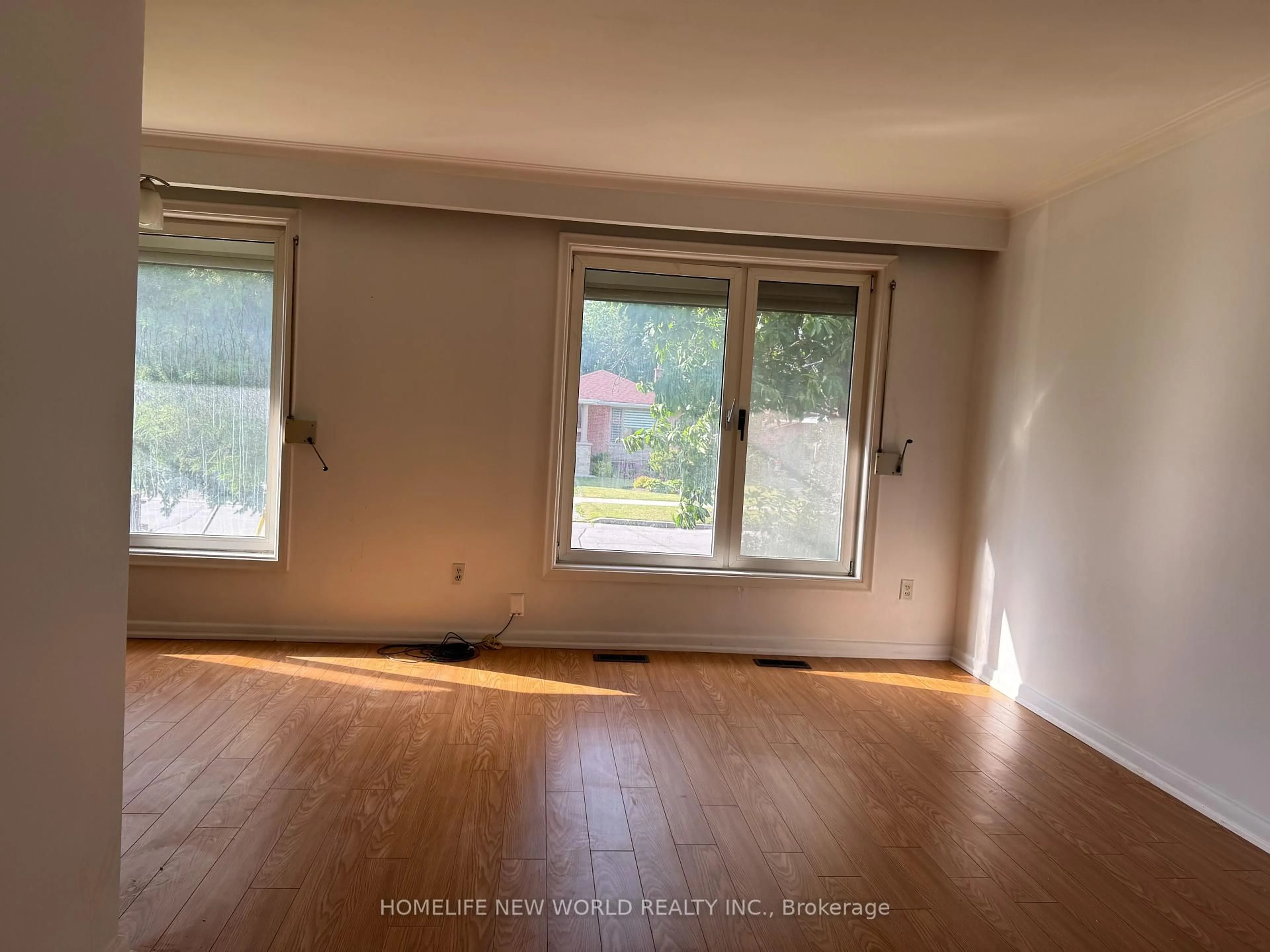 A pic of a room for 275 Pleasant Ave, Toronto Ontario M2M 1M7