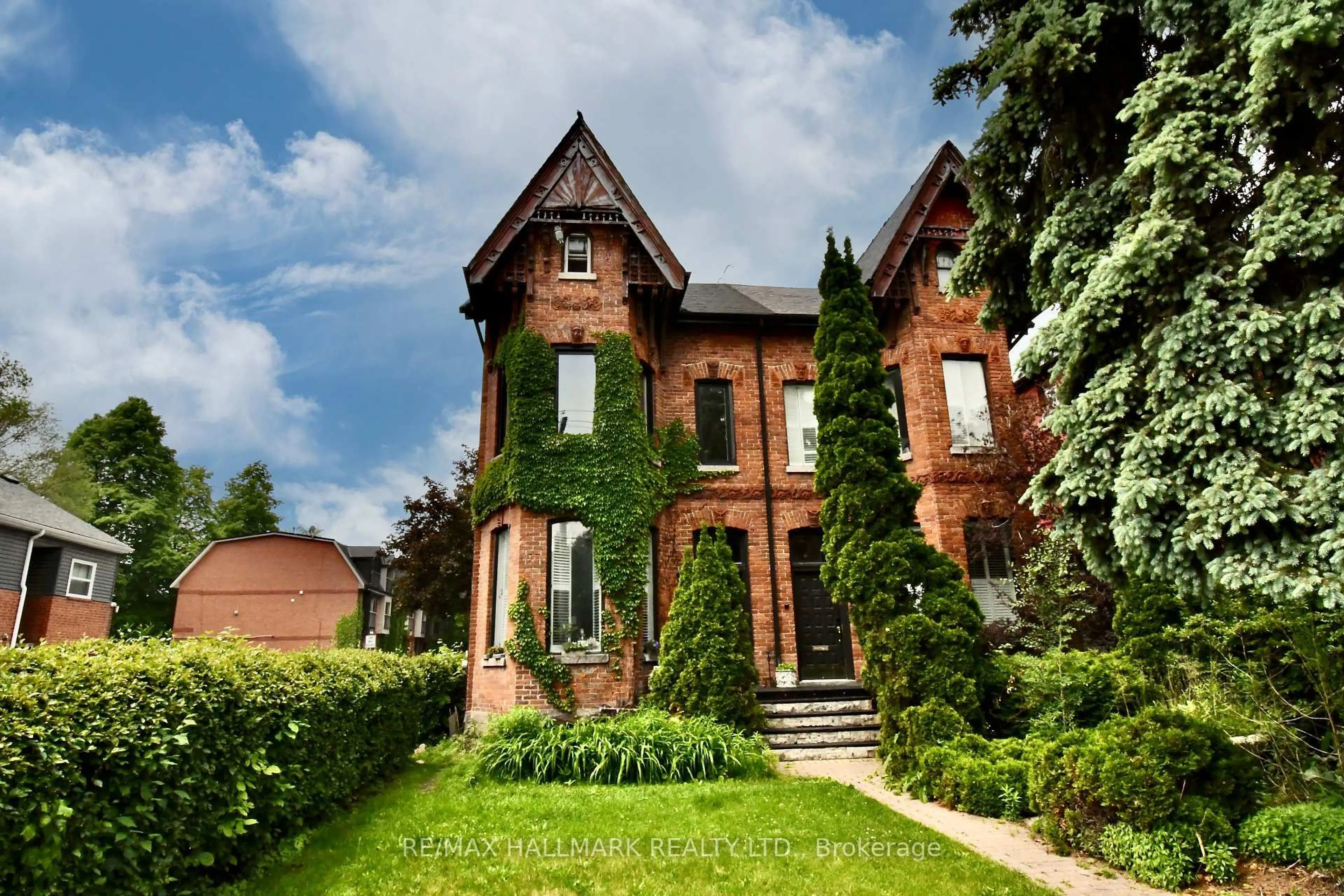 Home with brick exterior material, unknown for 34 River St, Toronto Ontario M5A 3N9