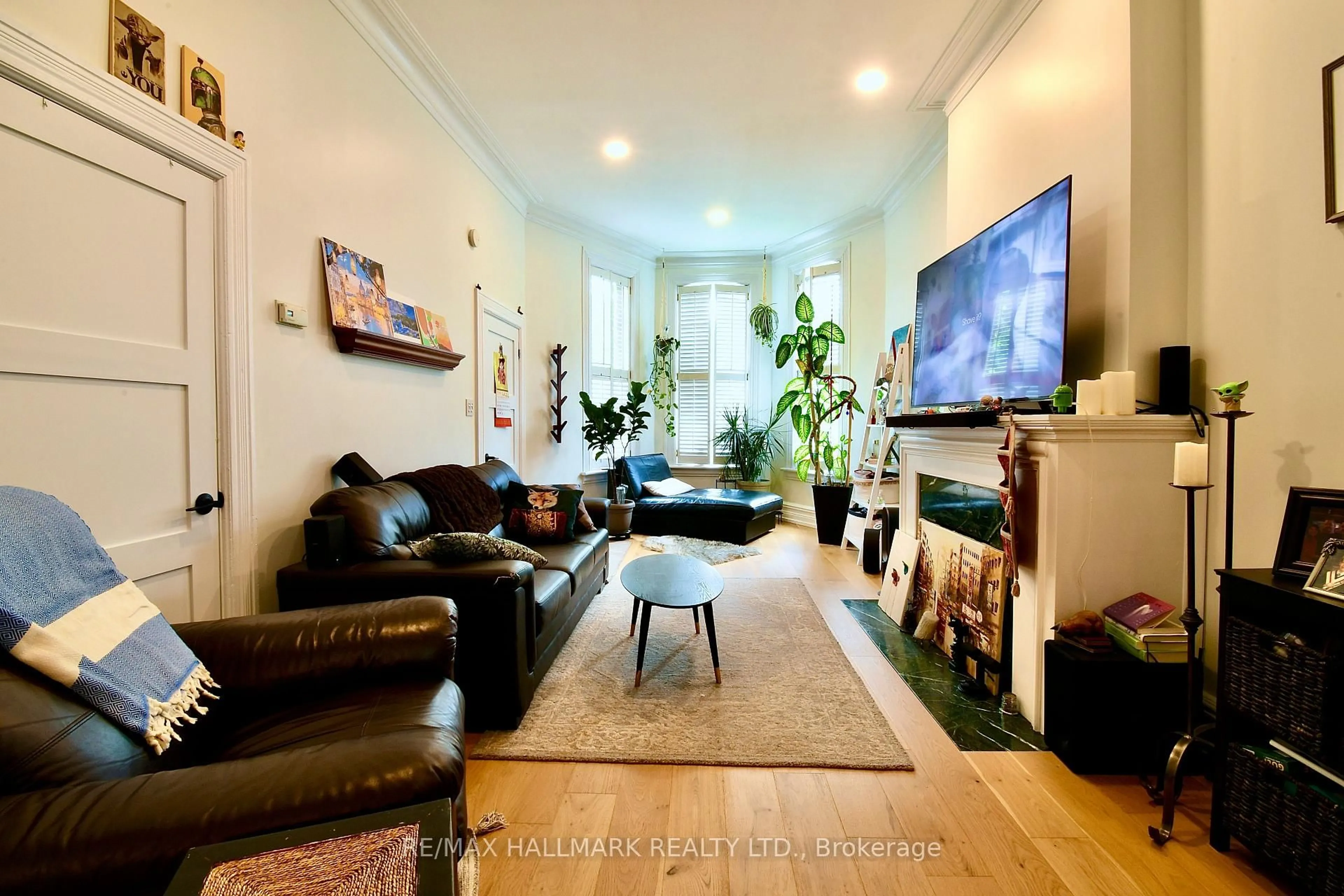 Living room with furniture, unknown for 34 River St, Toronto Ontario M5A 3N9