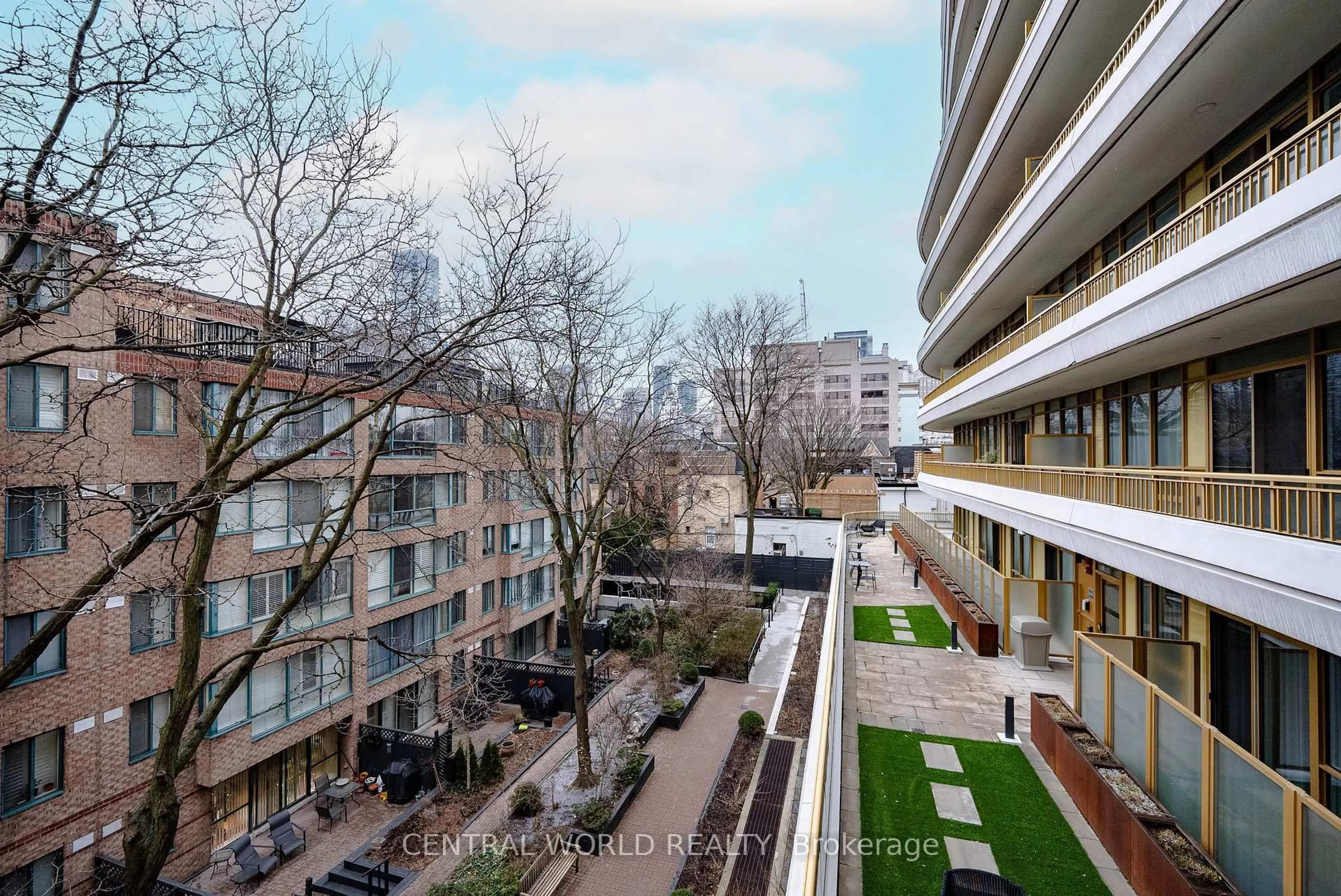 Balcony in the apartment, city buildings view from balcony for 151 Avenue Rd #305, Toronto Ontario M5R 0B8