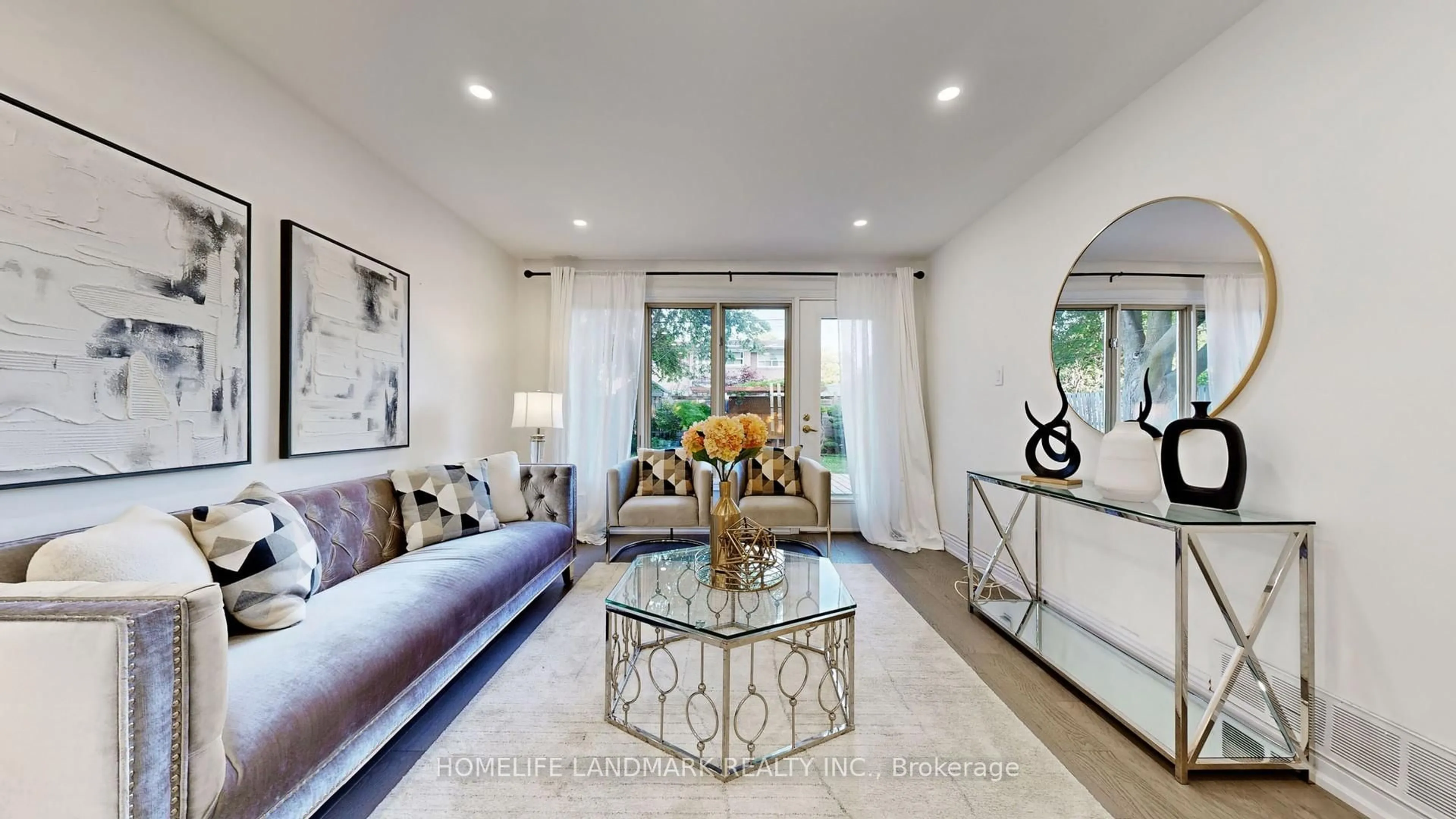 Living room with furniture, unknown for 17 evermede Dr, Toronto Ontario M3A 2S2