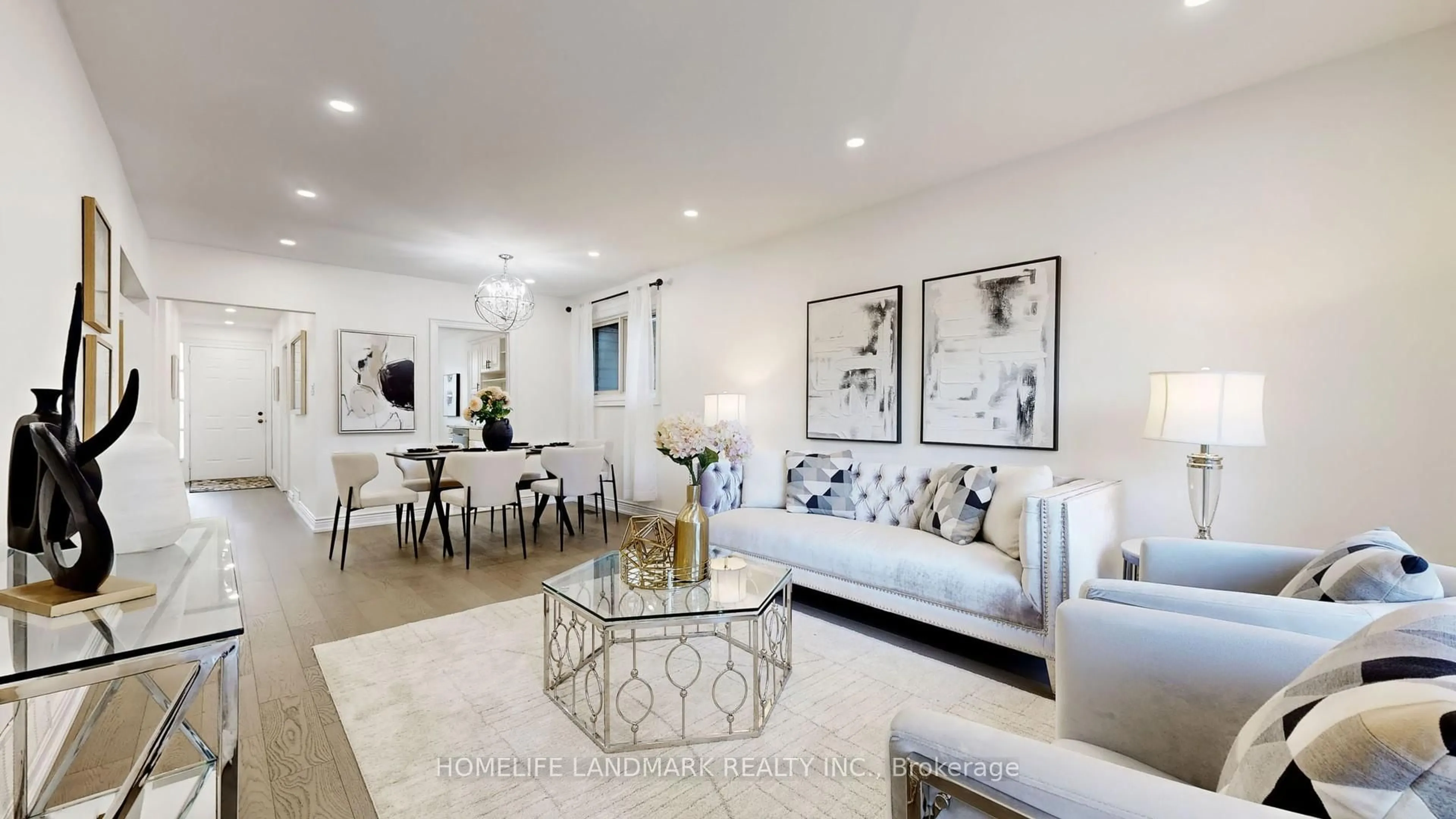 Living room with furniture, unknown for 17 evermede Dr, Toronto Ontario M3A 2S2