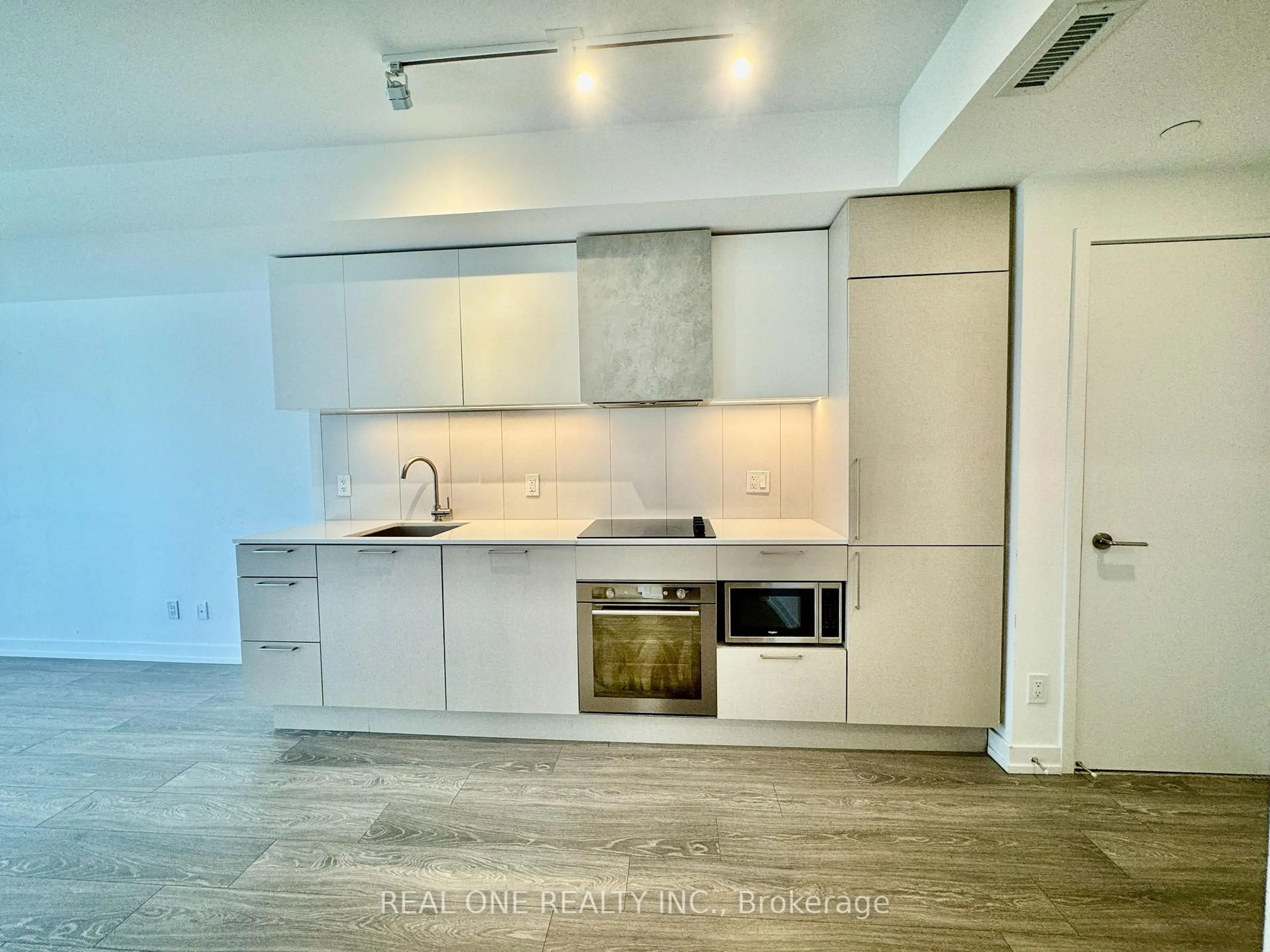 Unknown for 19 Western Battery Rd #Ph03, Toronto Ontario M6K 0E3