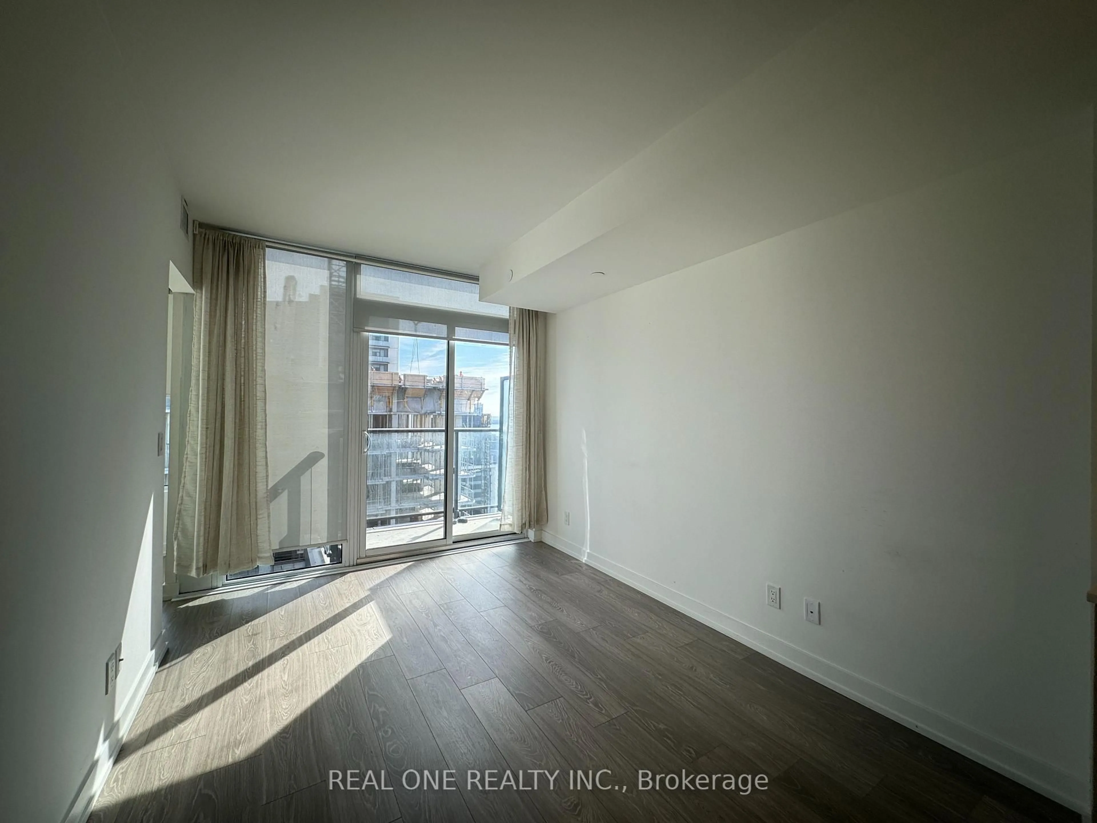 A pic of a room for 19 Western Battery Rd #Ph03, Toronto Ontario M6K 0E3