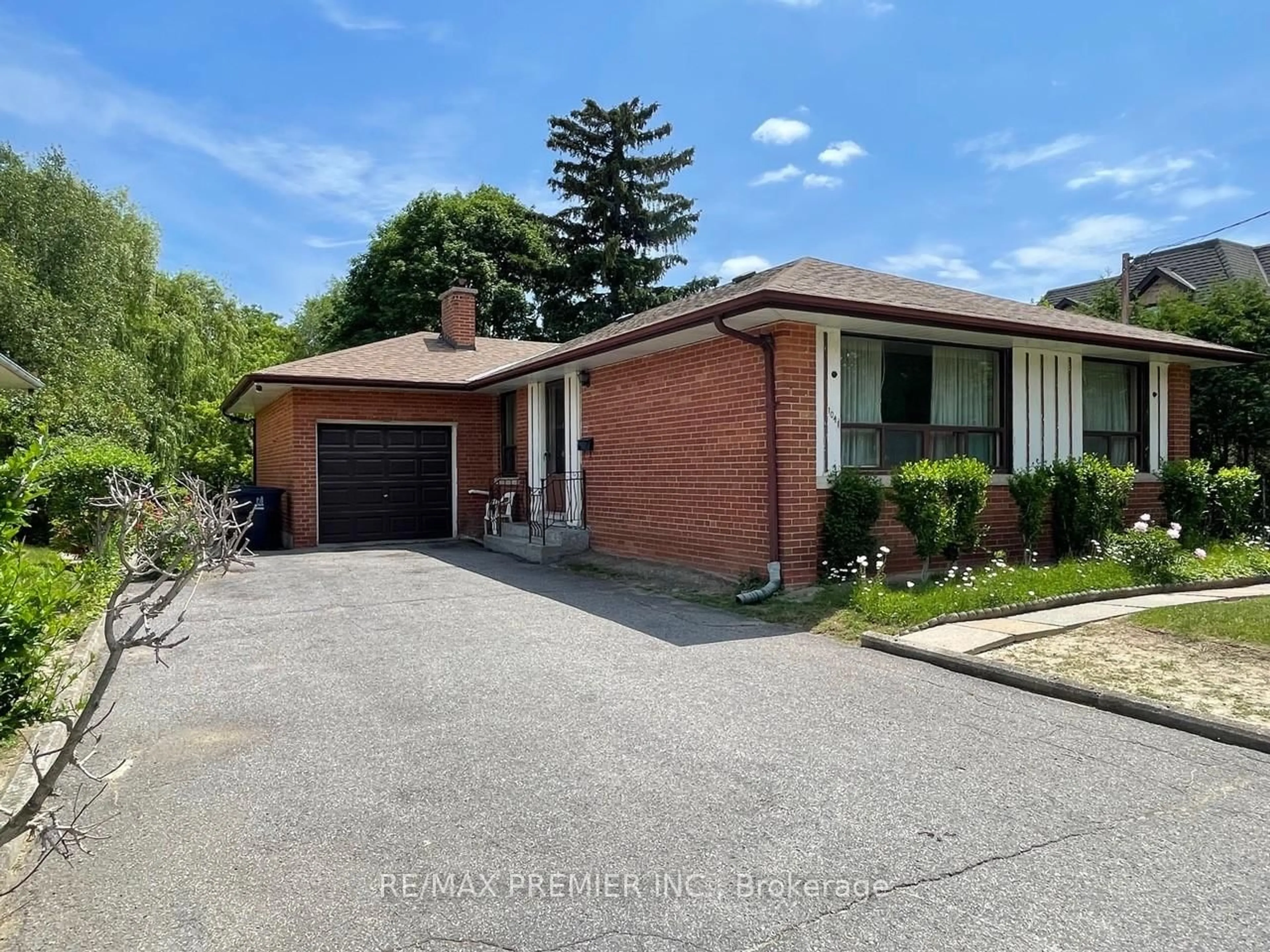 Home with brick exterior material, street for 1041 Willowdale Ave, Toronto Ontario M2M 3E3