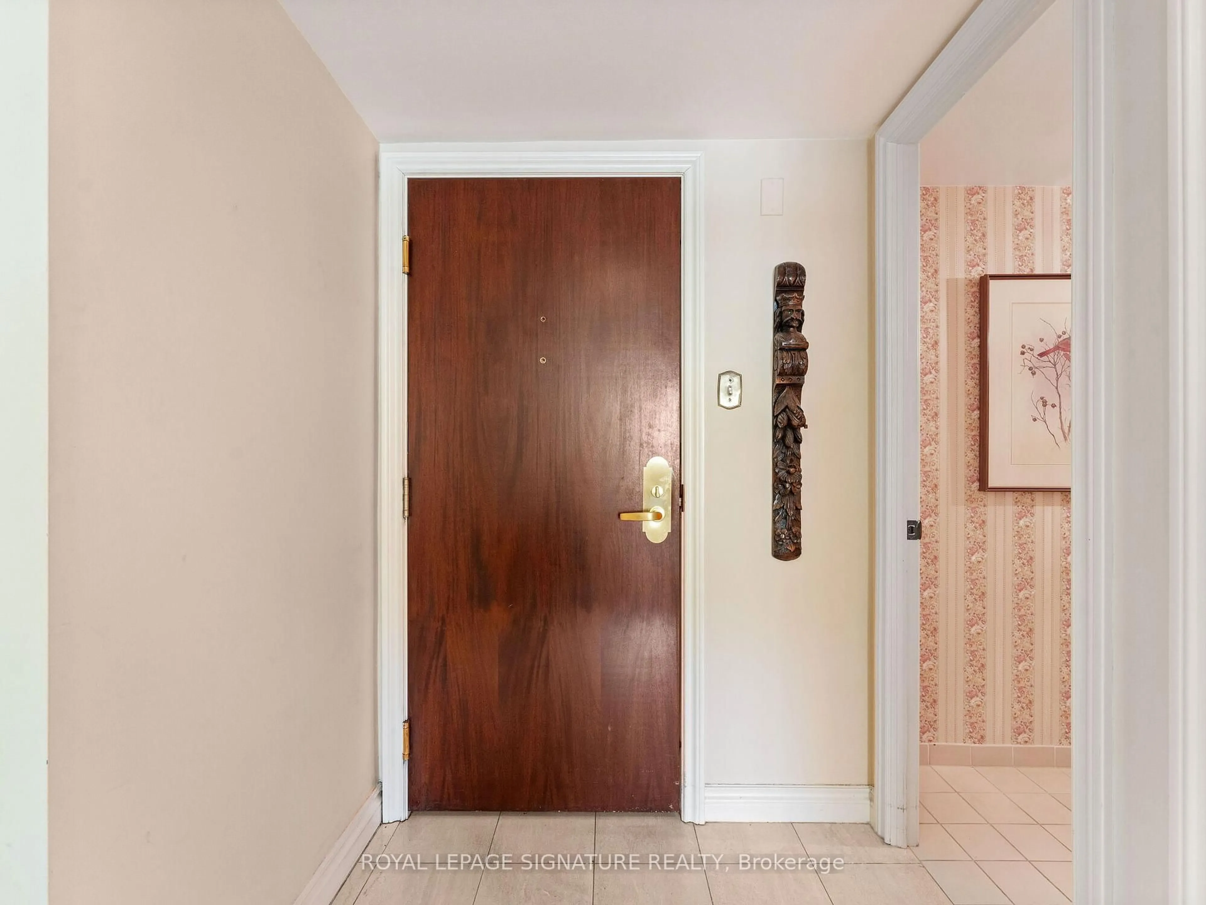 Indoor entryway for 1200 Don Mills Rd #220, Toronto Ontario M3B 3N8