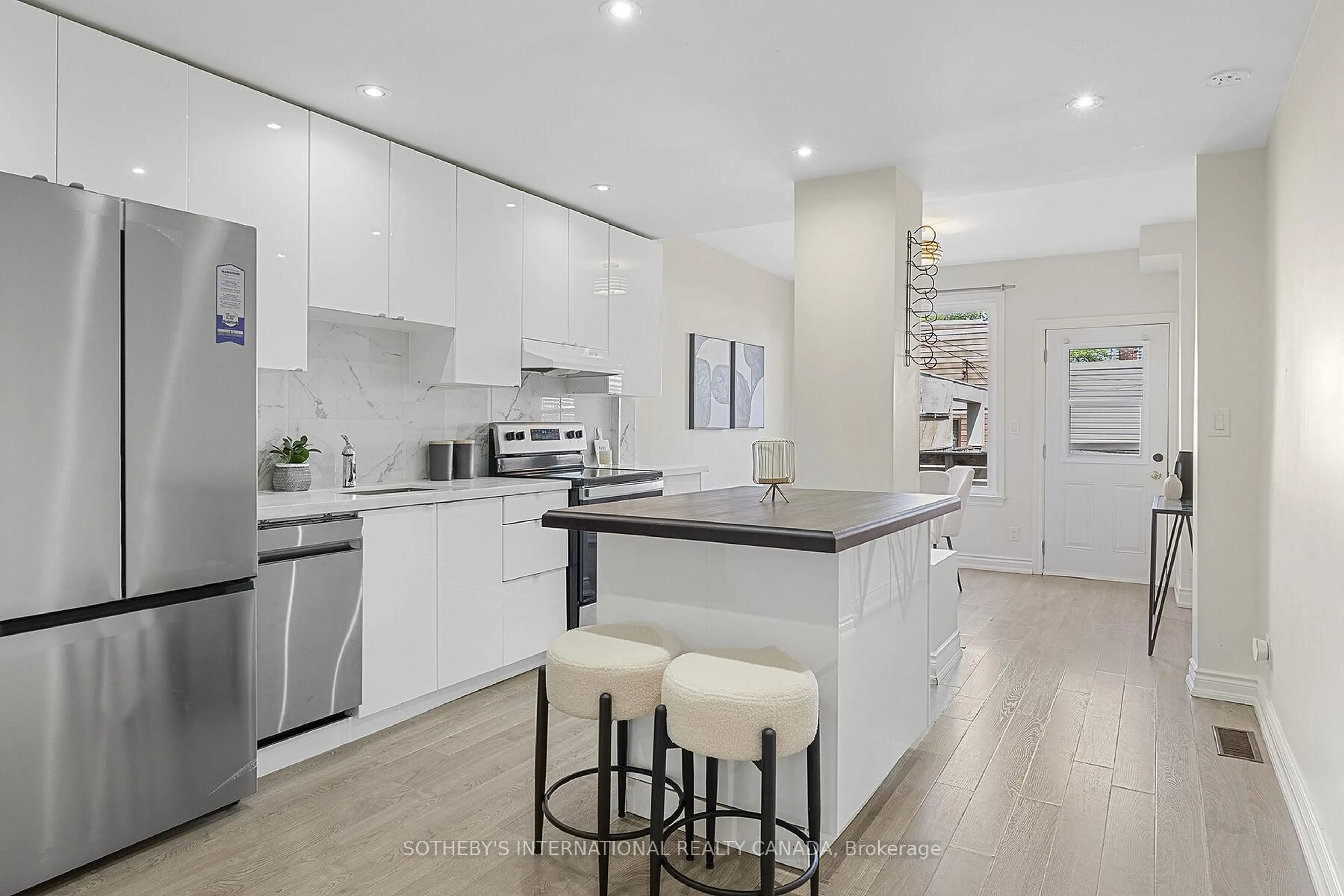 Open concept kitchen, unknown for 44 Fisher St, Toronto Ontario M6K 1V8