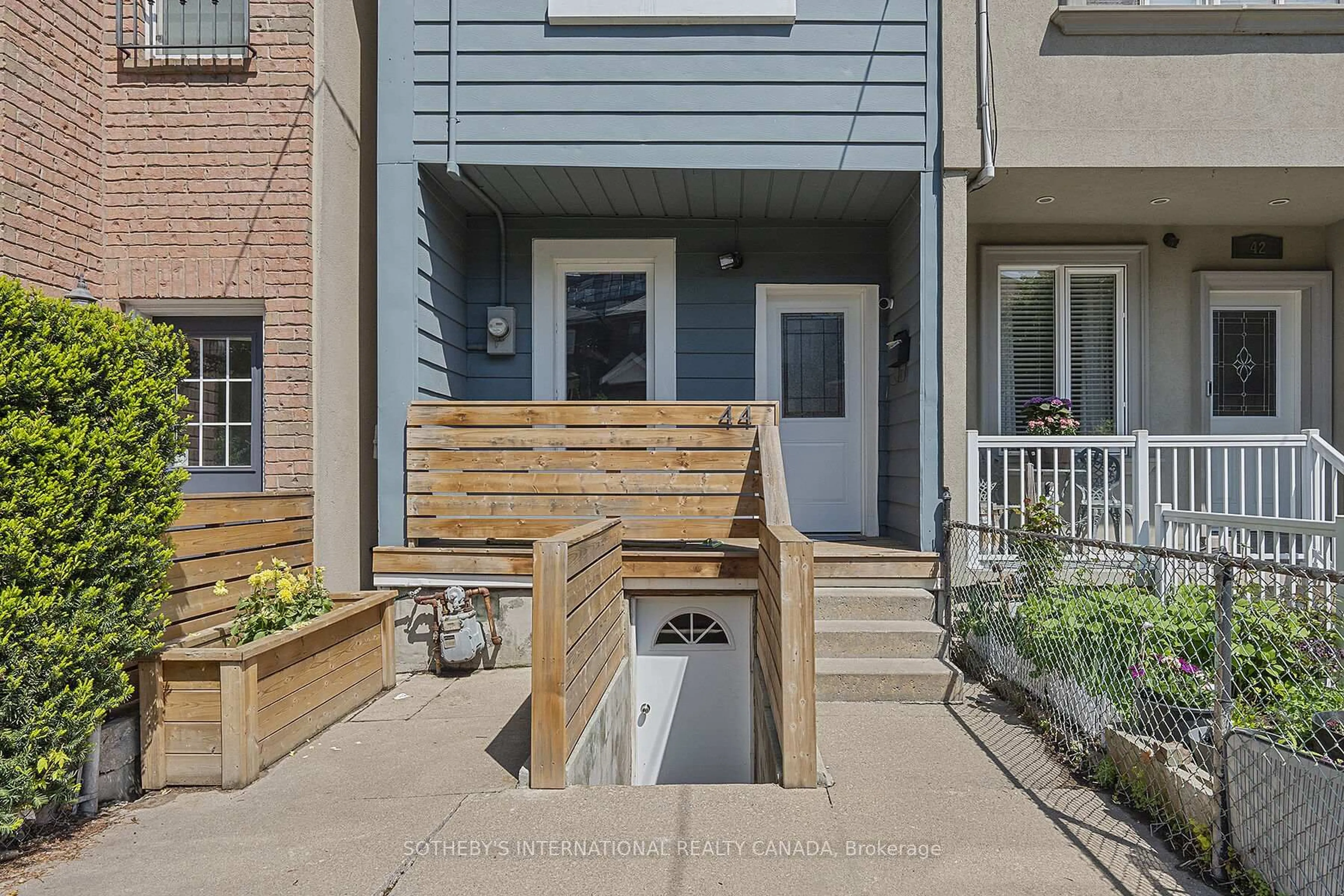 Patio, street for 44 Fisher St, Toronto Ontario M6K 1V8