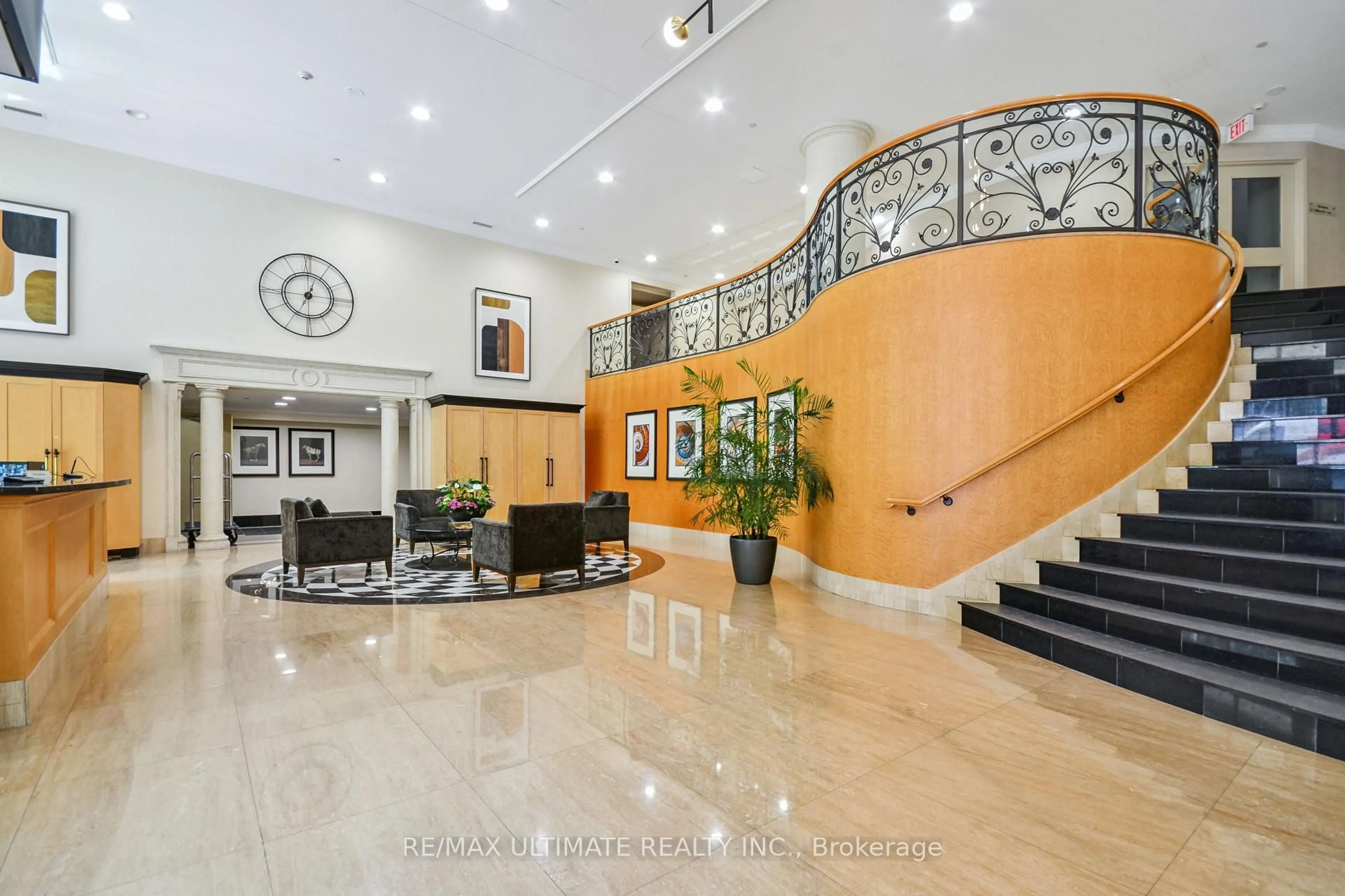 Lobby for 10 Delisle Ave #611, Toronto Ontario M4V 3C6