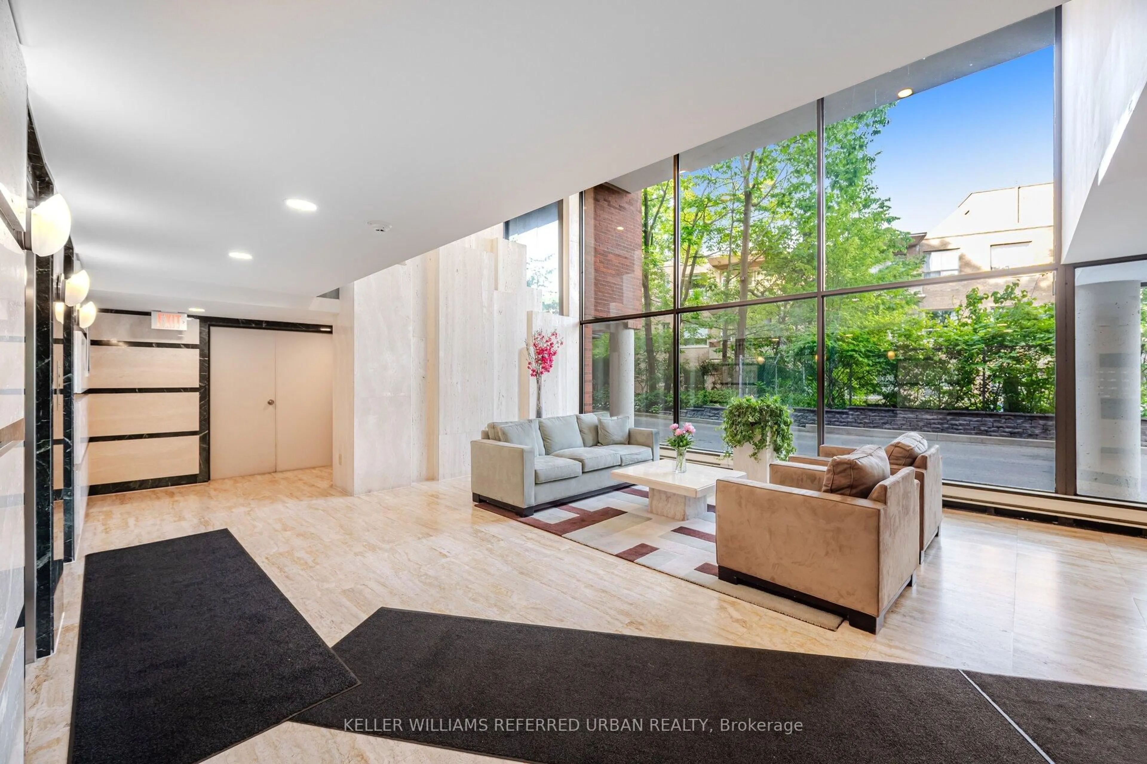Indoor foyer for 30 Glen Elm Ave #109/209, Toronto Ontario M4T 1T7