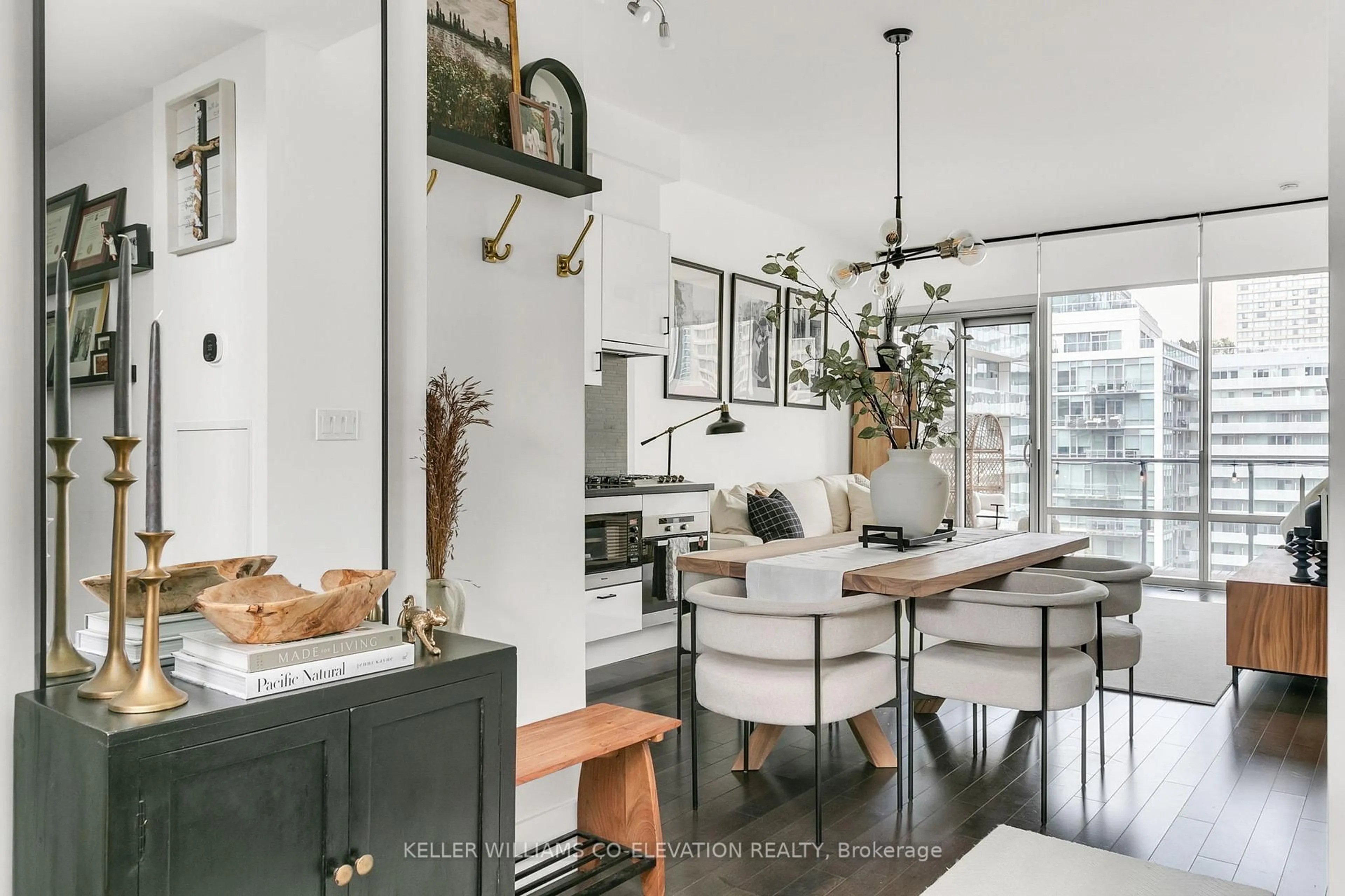 Open concept kitchen, unknown for 39 Queens Quay #835, Toronto Ontario M5E 0A5