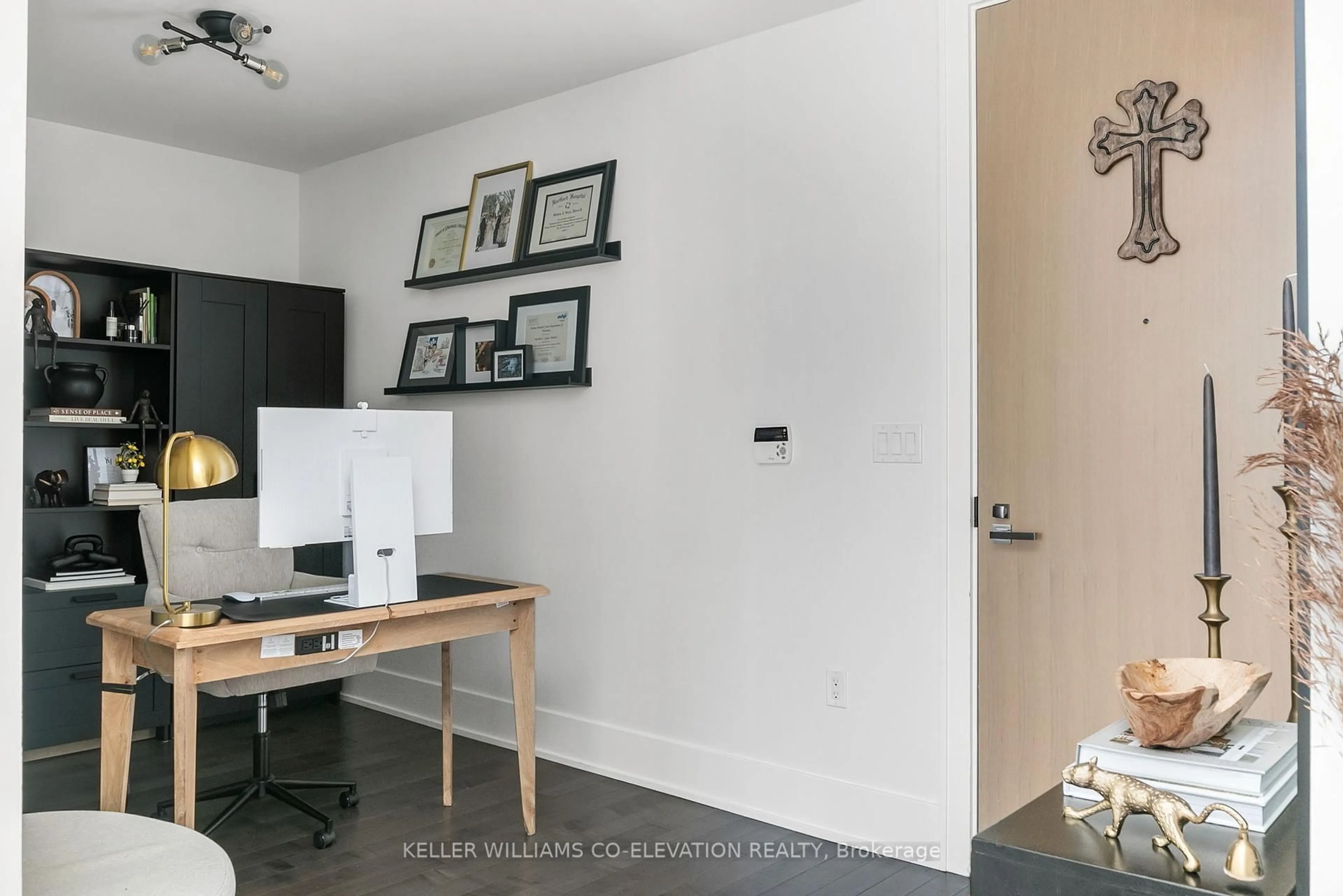 A pic of a room for 39 Queens Quay #835, Toronto Ontario M5E 0A5