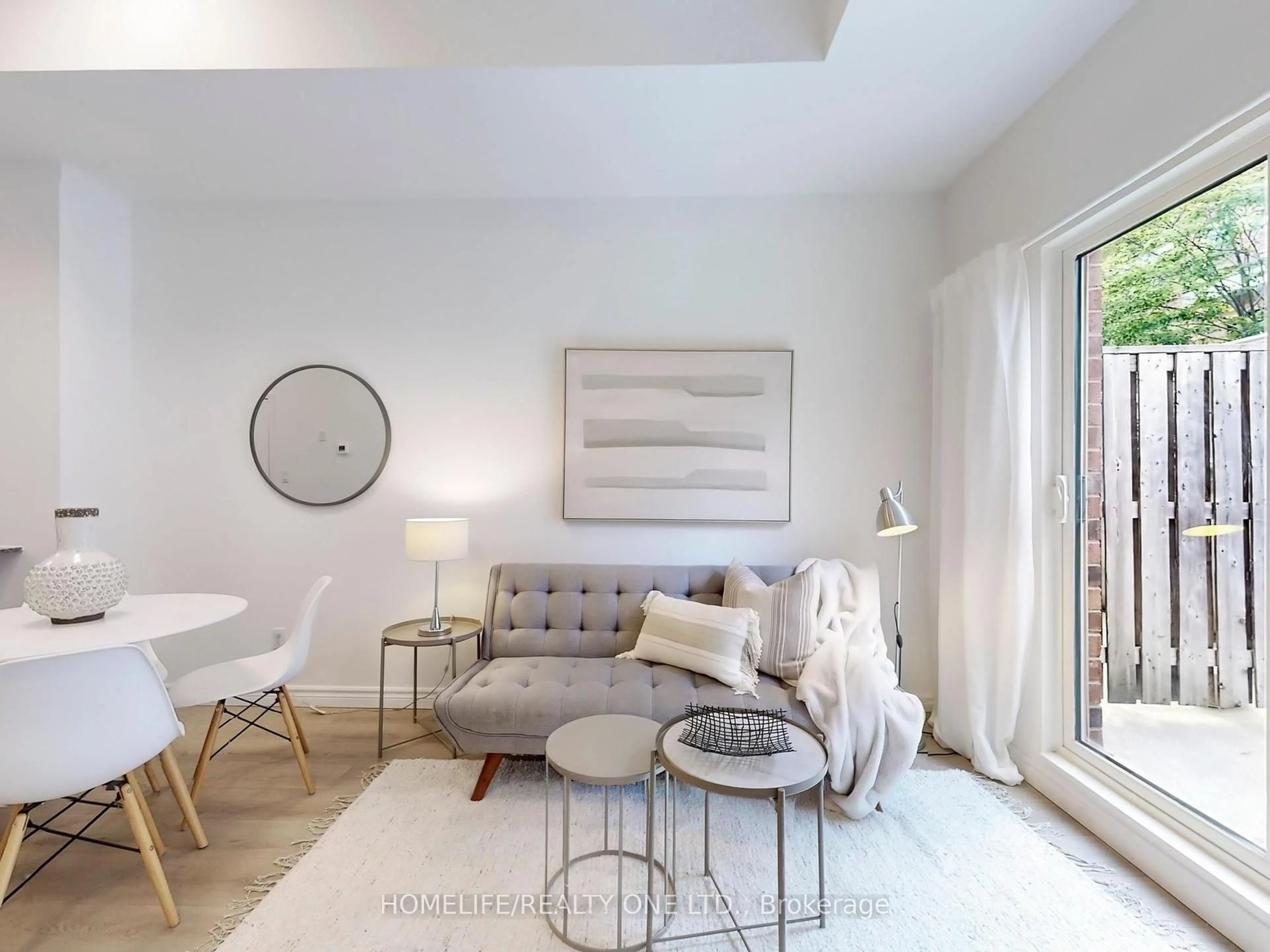 Living room with furniture, unknown for 21 Ruttan St #TH132, Toronto Ontario M6P 0A1