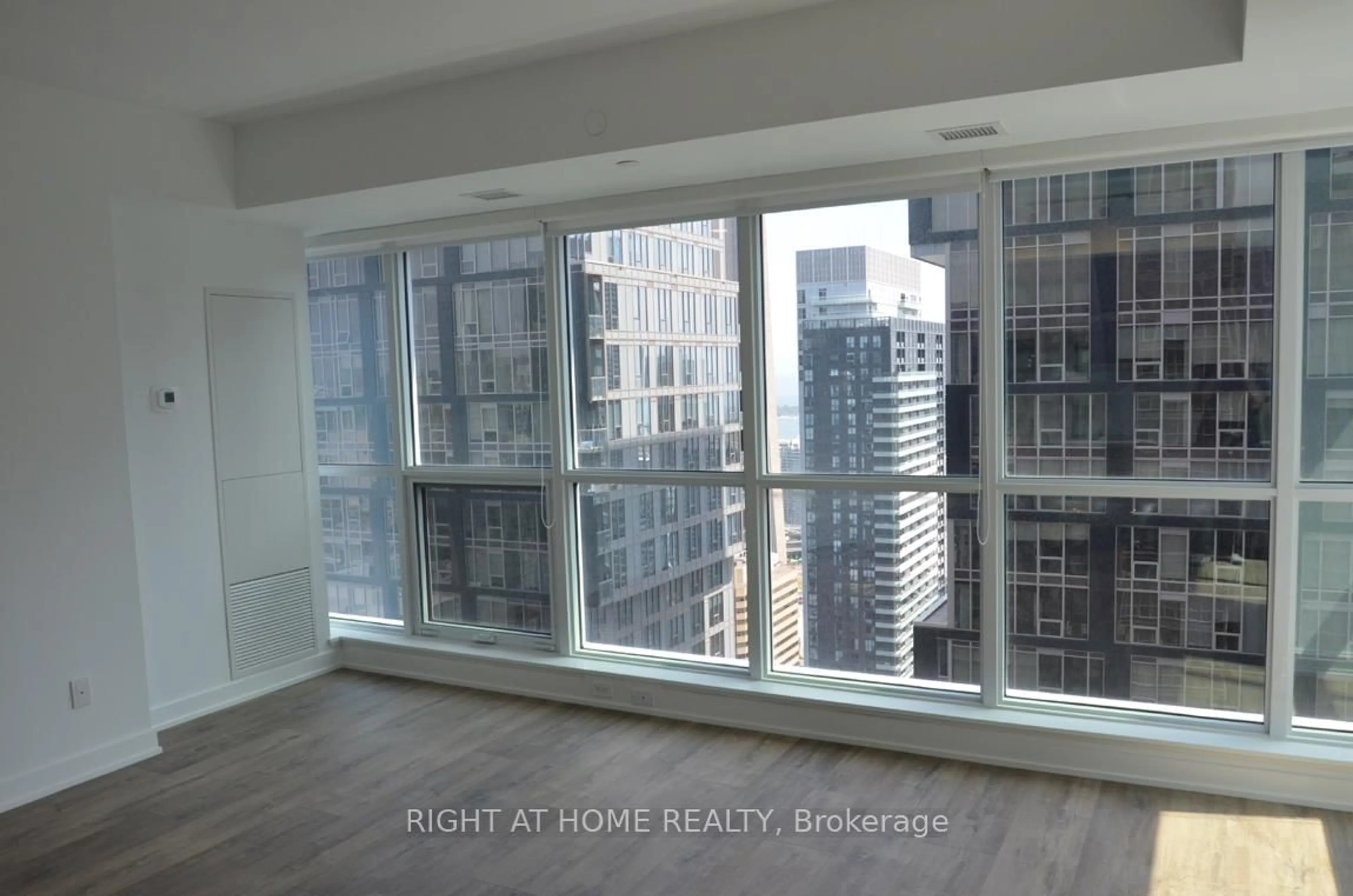 A pic of a room for 327 King St #4303, Toronto Ontario M5V 0W7