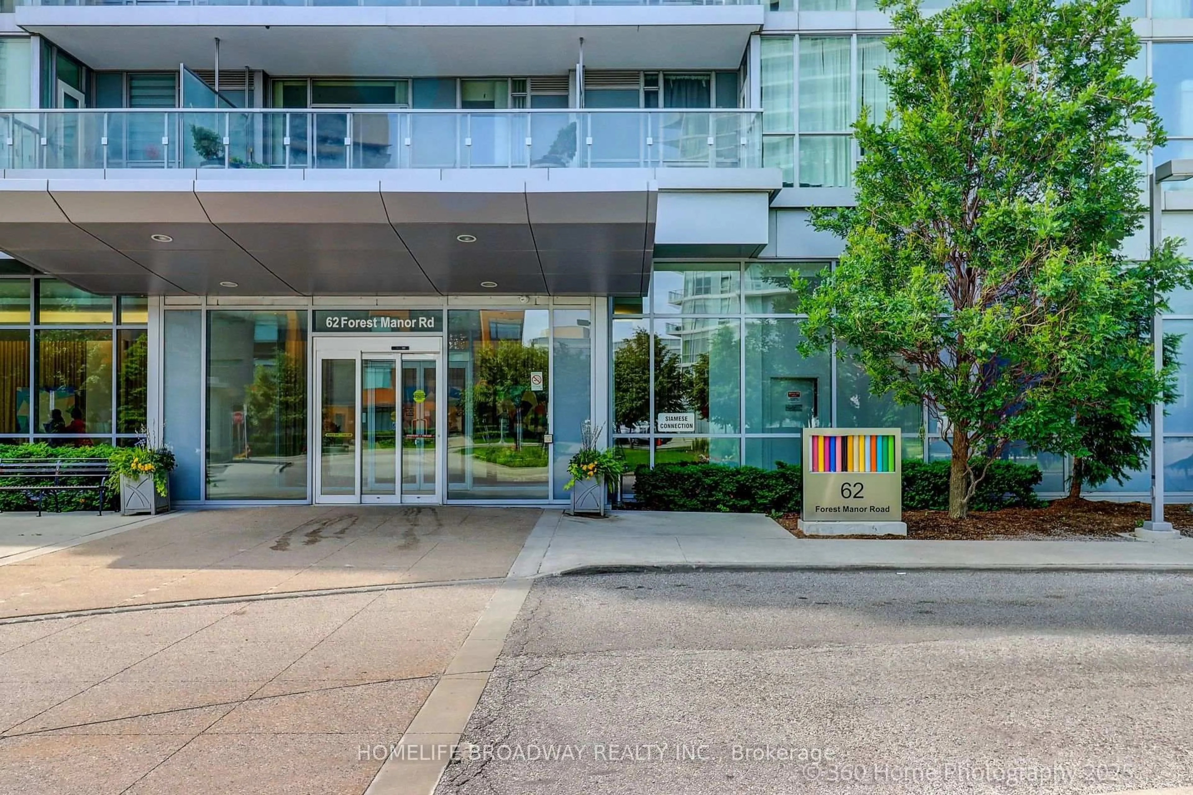 Indoor foyer for 62 Forest Manor Rd #216, Toronto Ontario M2J 0B6