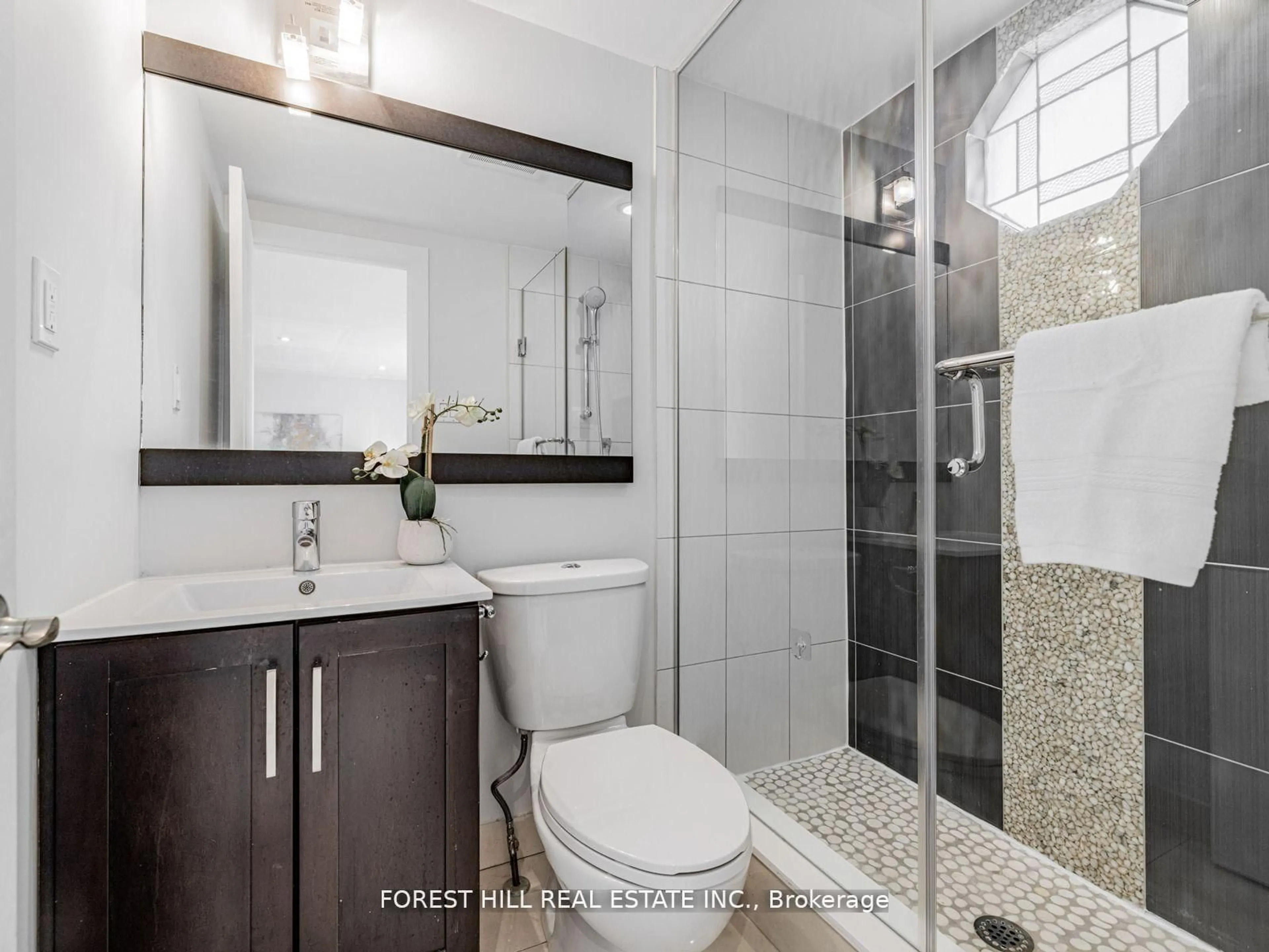 Contemporary bathroom, ceramic/tile floor for 381 Hollywood Ave, Toronto Ontario M2N 3L3
