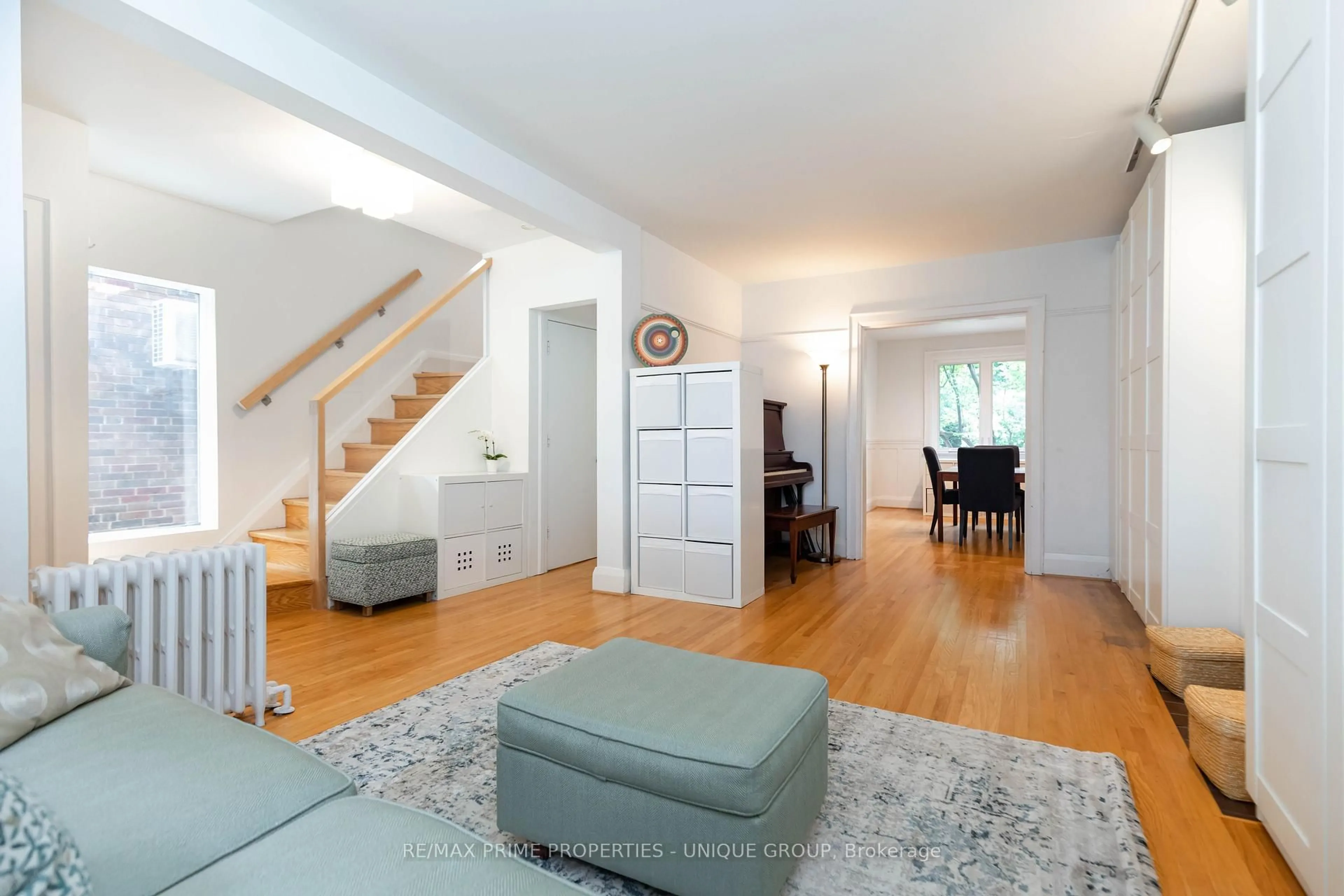 Living room with furniture, unknown for 437 St Clements Ave, Toronto Ontario M5N 1M2