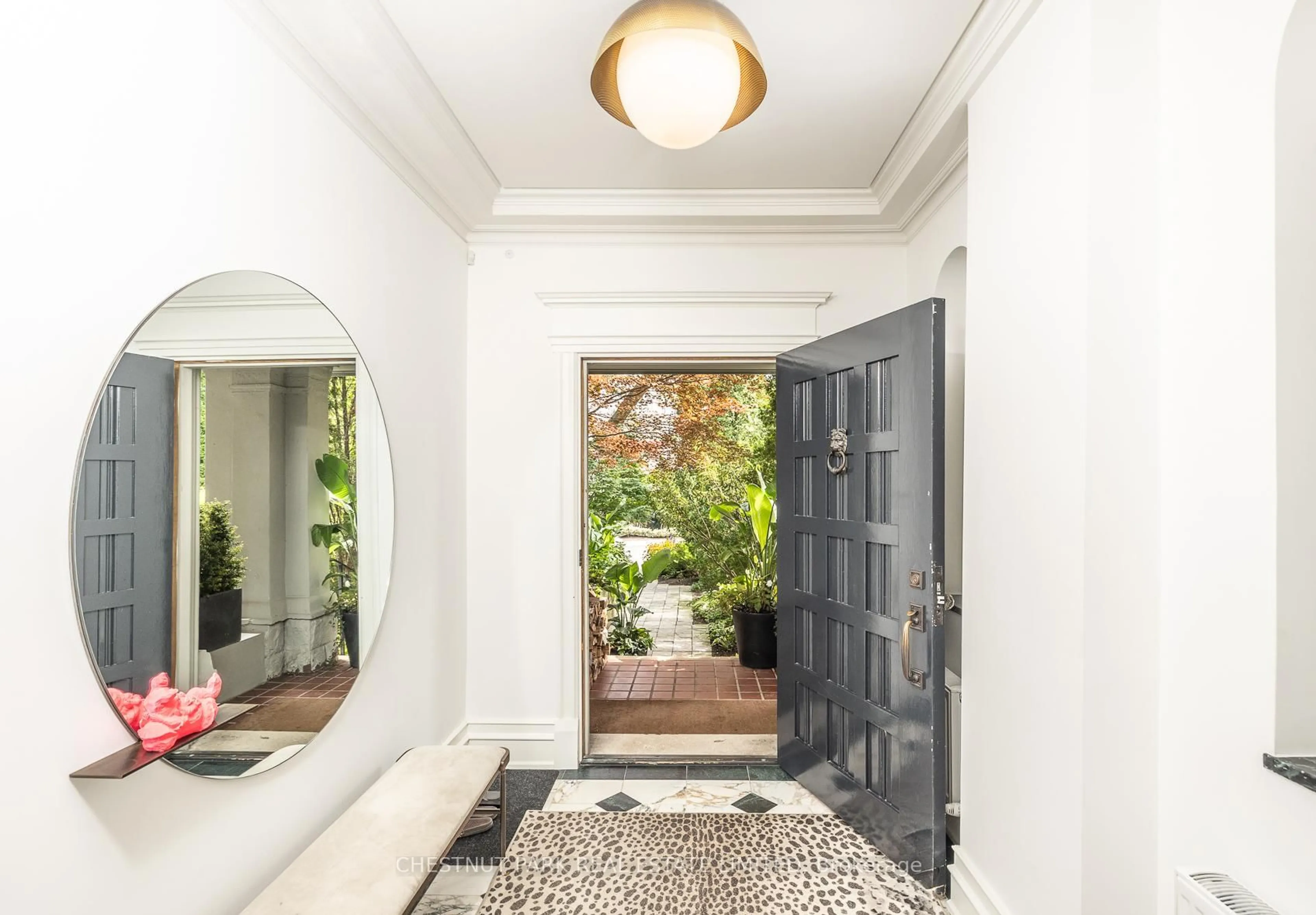 Indoor entryway for 78 Crescent Rd #2, Toronto Ontario M4W 1T5