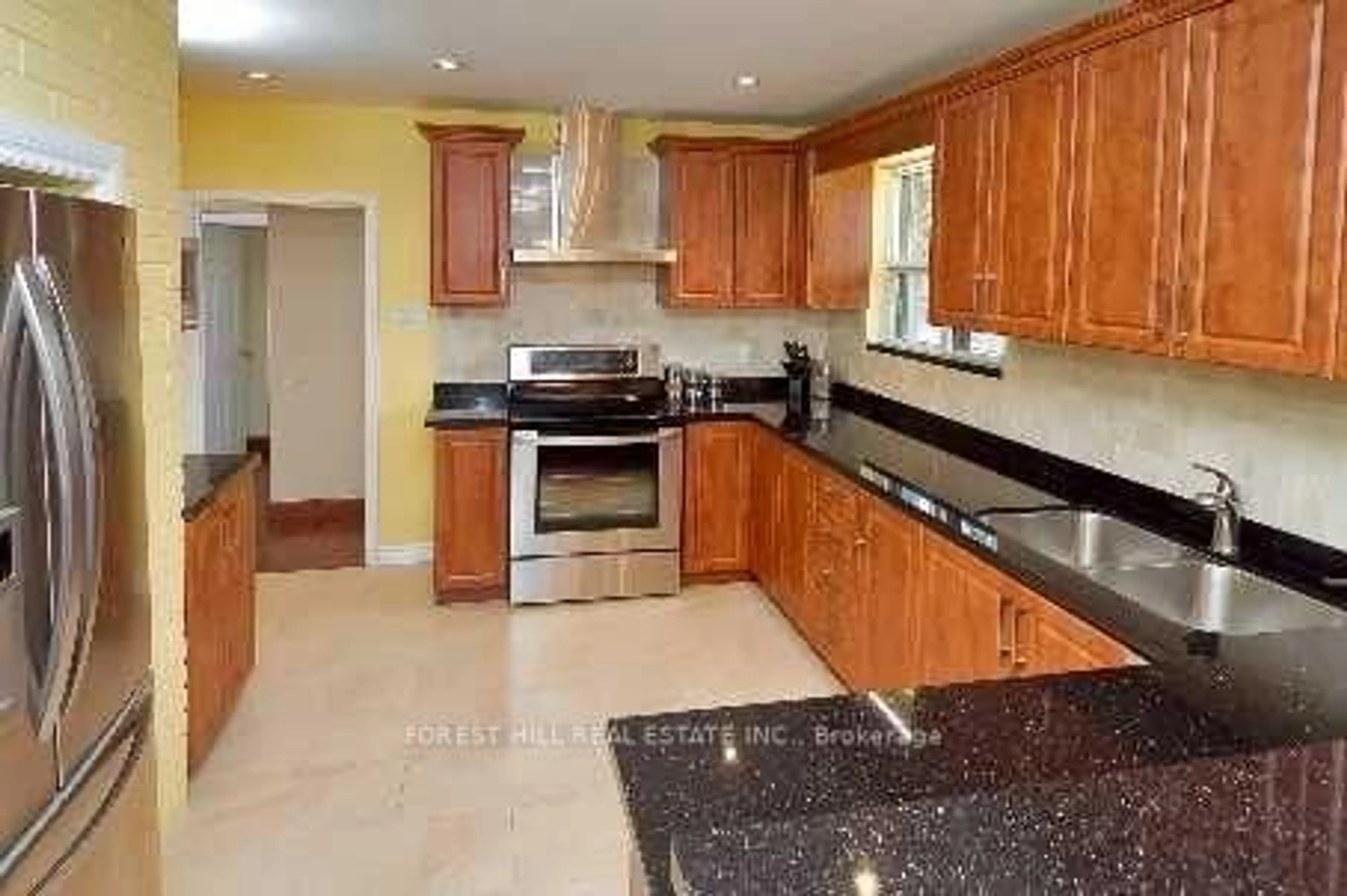 Standard kitchen, ceramic/tile floor for 31 Danby Ave, Toronto Ontario M3H 2J2