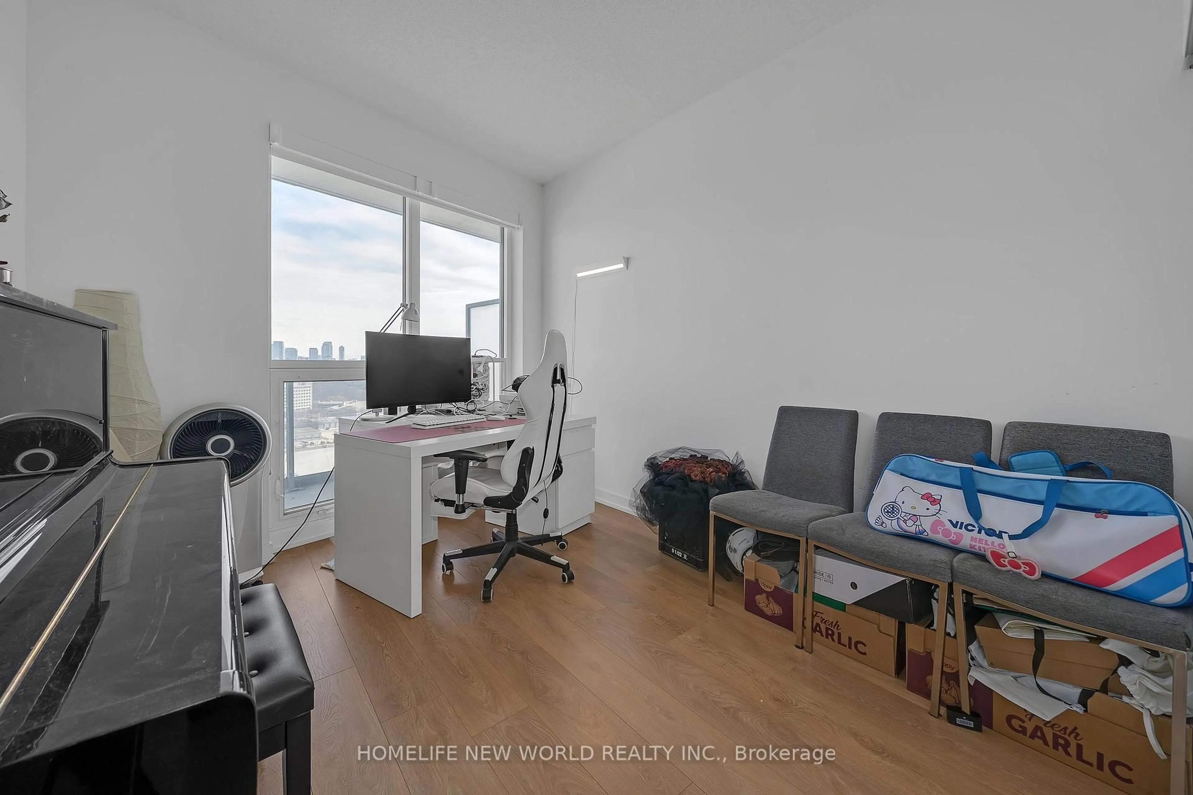 A pic of a room for 117 Mcmahon Dr #1609, Toronto Ontario M2K 2X9