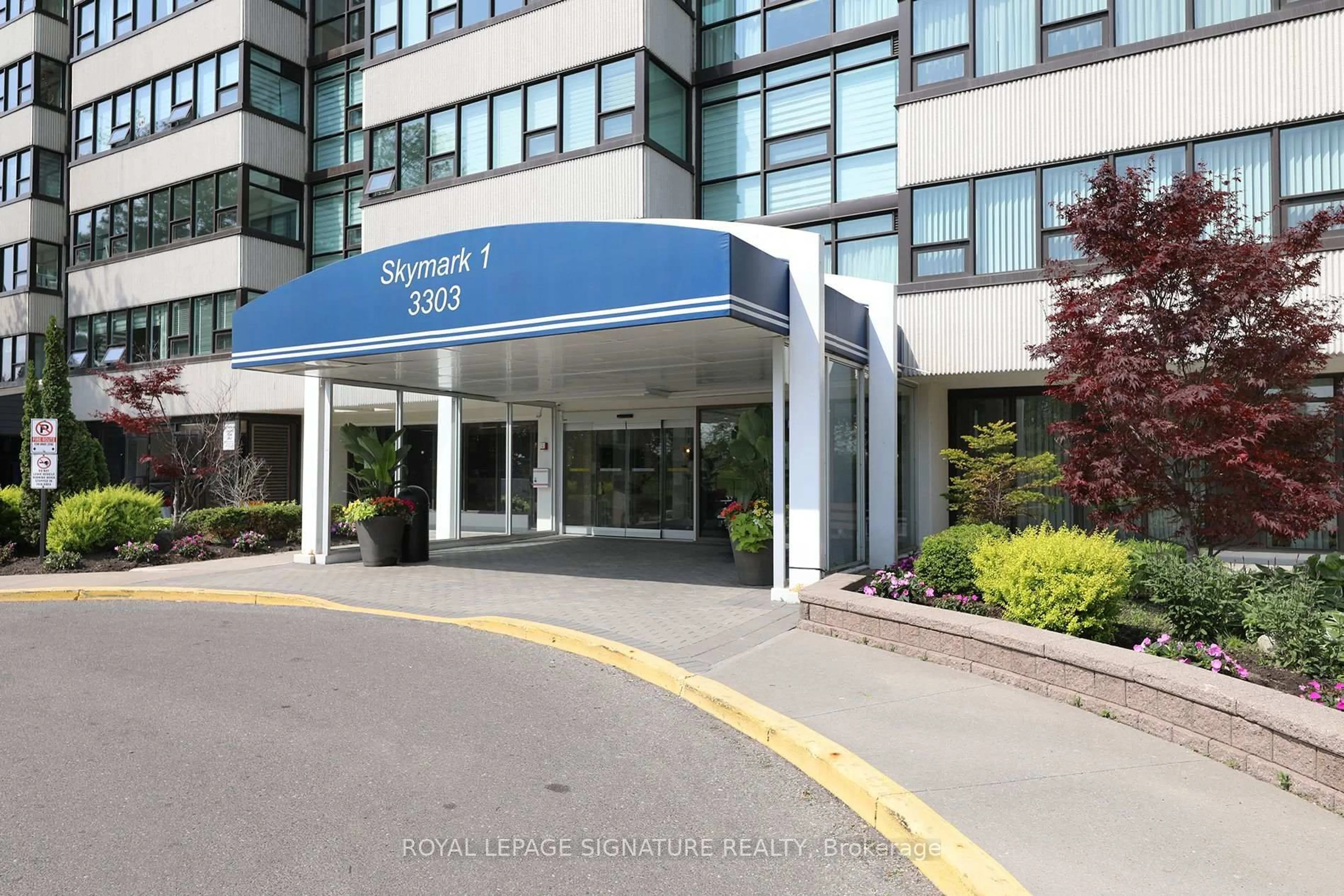 Indoor foyer for 3303 Don Mills Rd #1904, Toronto Ontario M2J 4T6