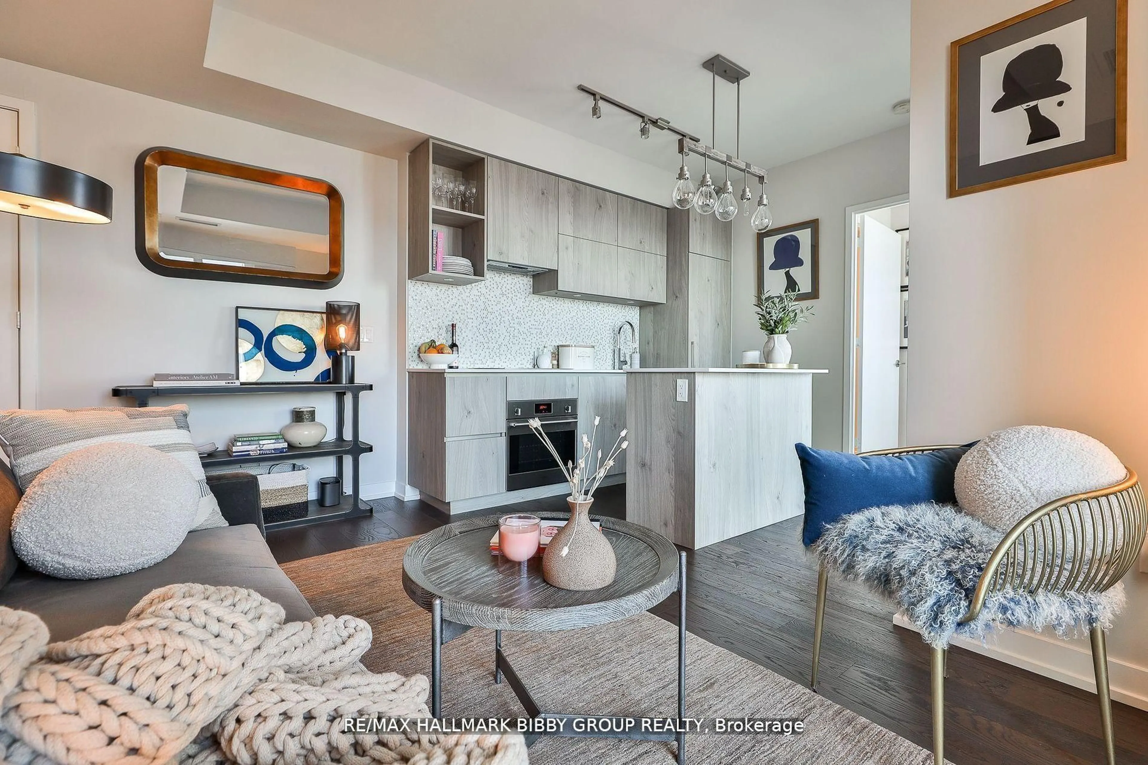 Open concept kitchen, unknown for 1 Yorkville Ave #5008, Toronto Ontario M4W 0B1