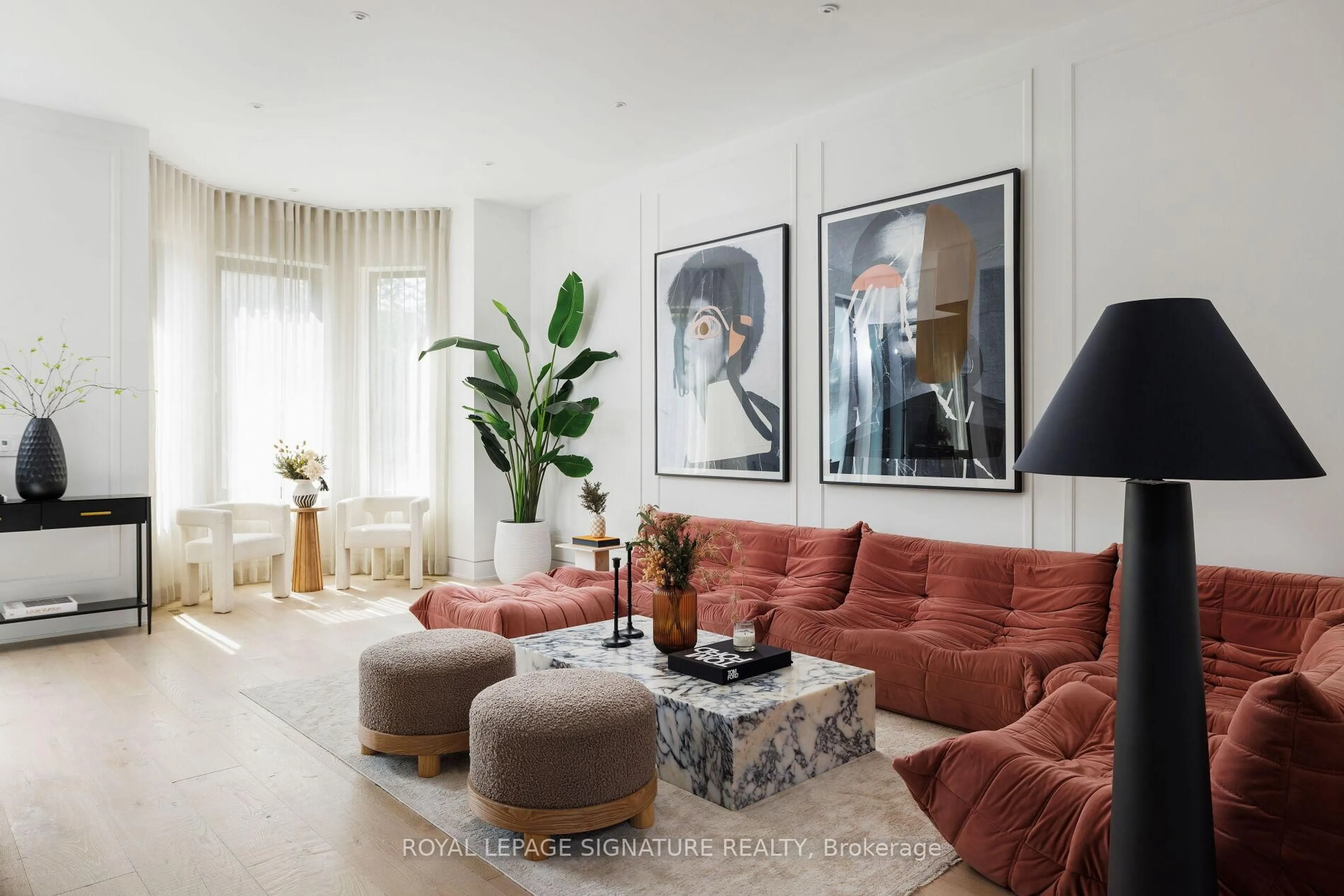 Living room with furniture, unknown for 17 Lakeview Ave, Toronto Ontario M6J 3B2