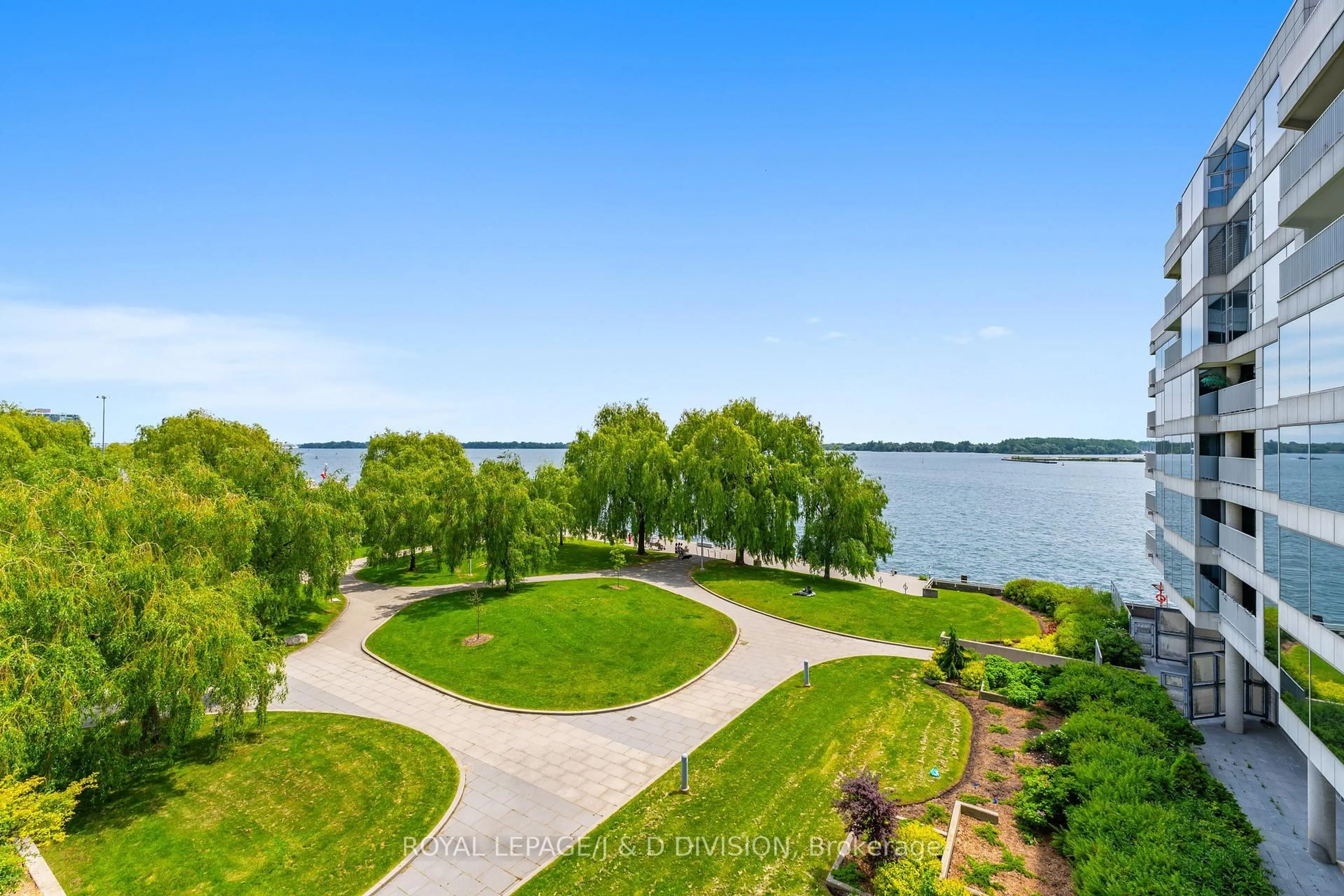 A pic from outside/outdoor area/front of a property/back of a property/a pic from drone, water/lake/river/ocean view for 401 Queens Quay #410, Toronto Ontario M5V 2Y2