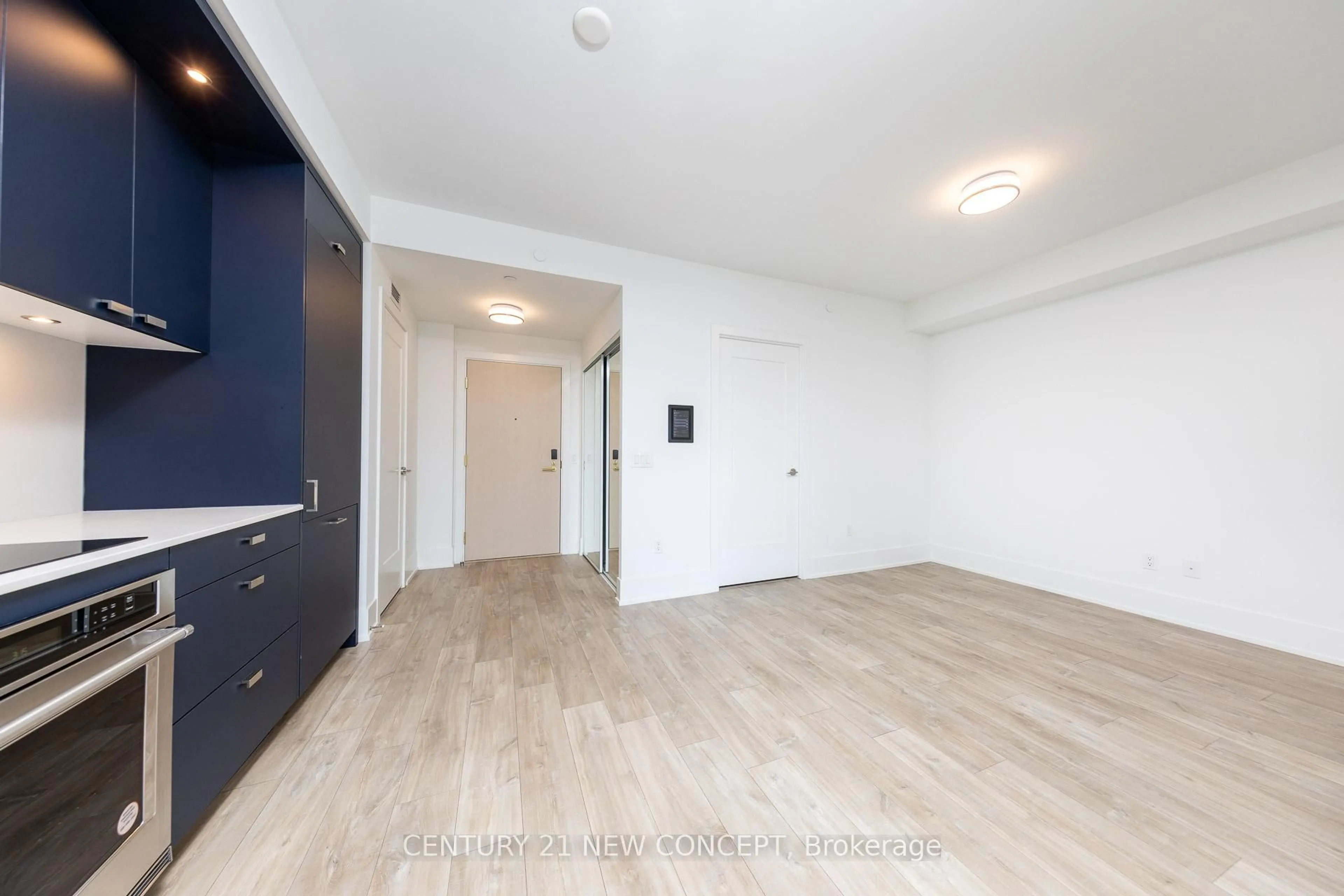 A pic of a room for 480 Front St #1717, Toronto Ontario M5V 0V6